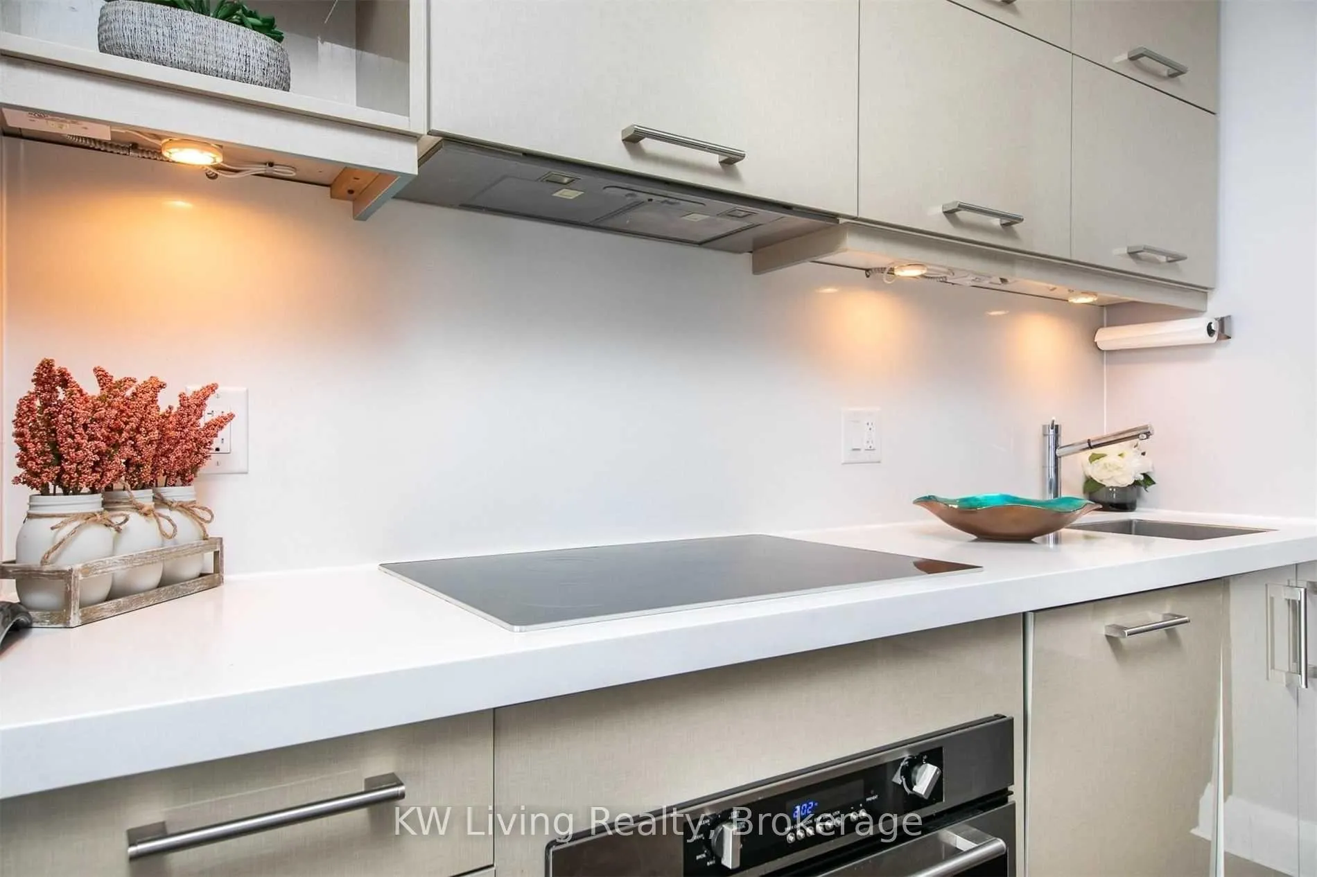 Photo 6 of Unit 4306, 1080 Bay Street, Toronto, Bay Street Corridor — HOMEH