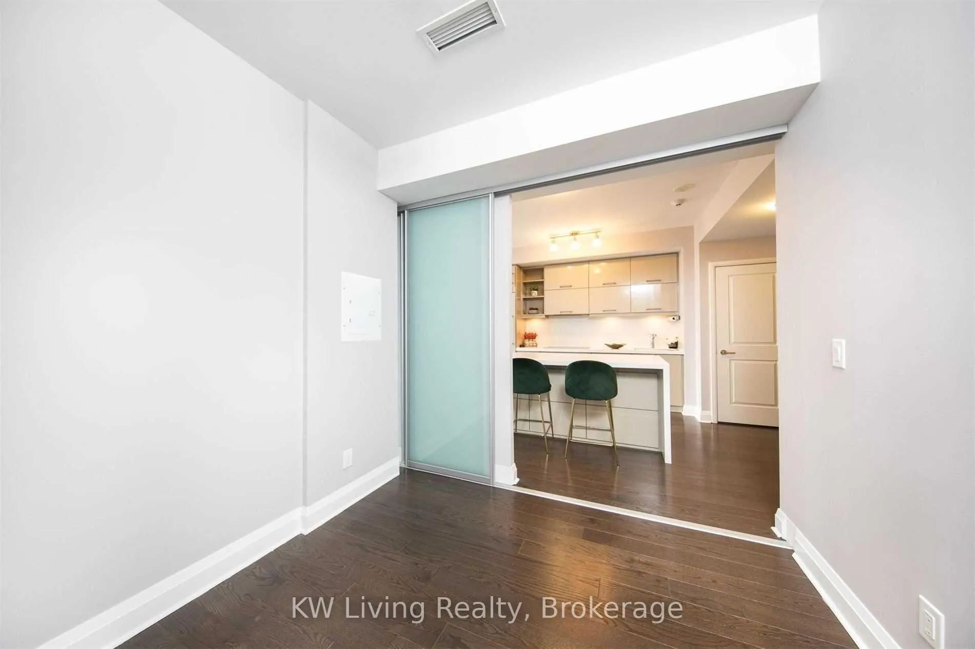Photo 10 of Unit 4306, 1080 Bay Street, Toronto, Bay Street Corridor — HOMEH