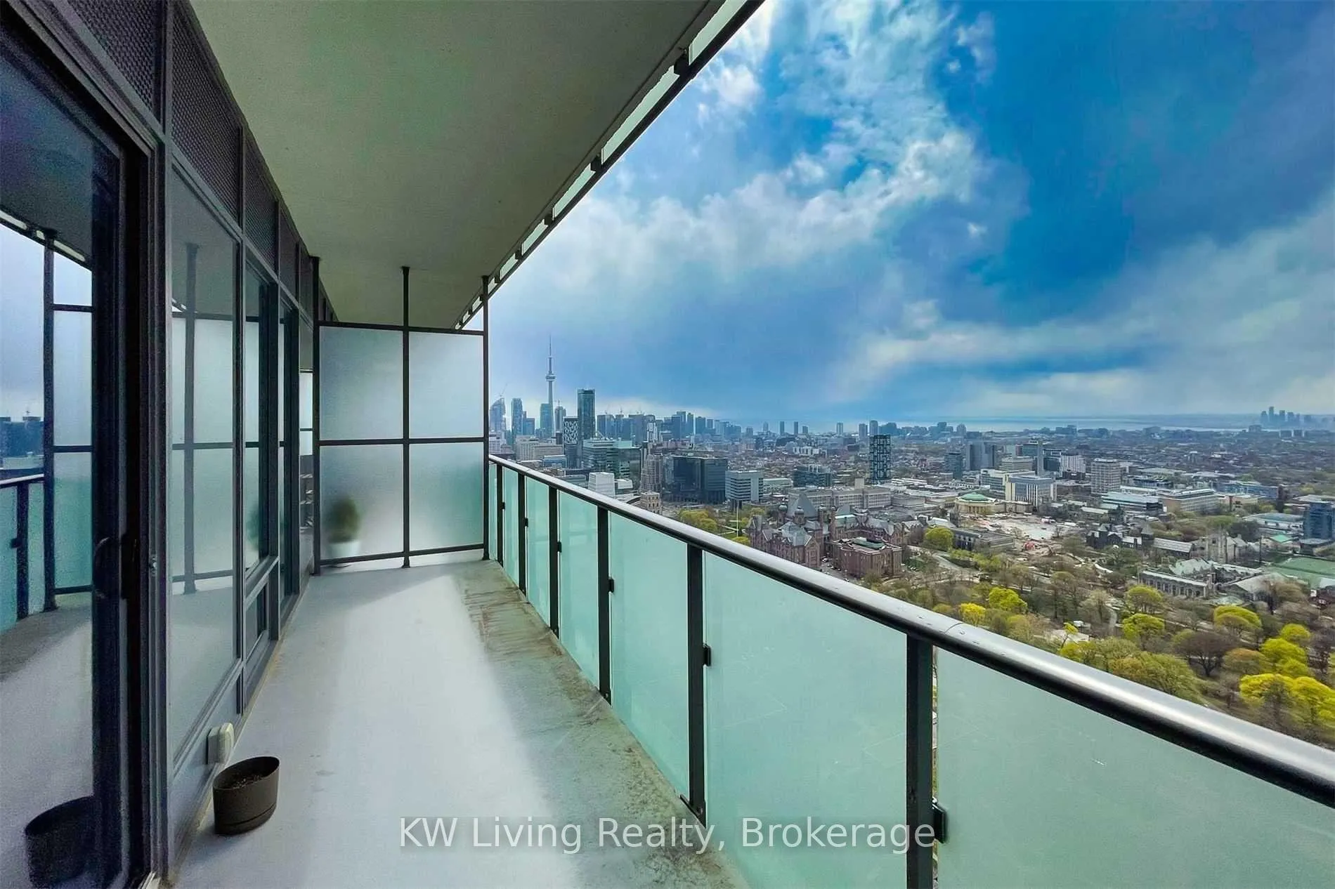 Photo 21 of Unit 4306, 1080 Bay Street, Toronto, Bay Street Corridor — HOMEH