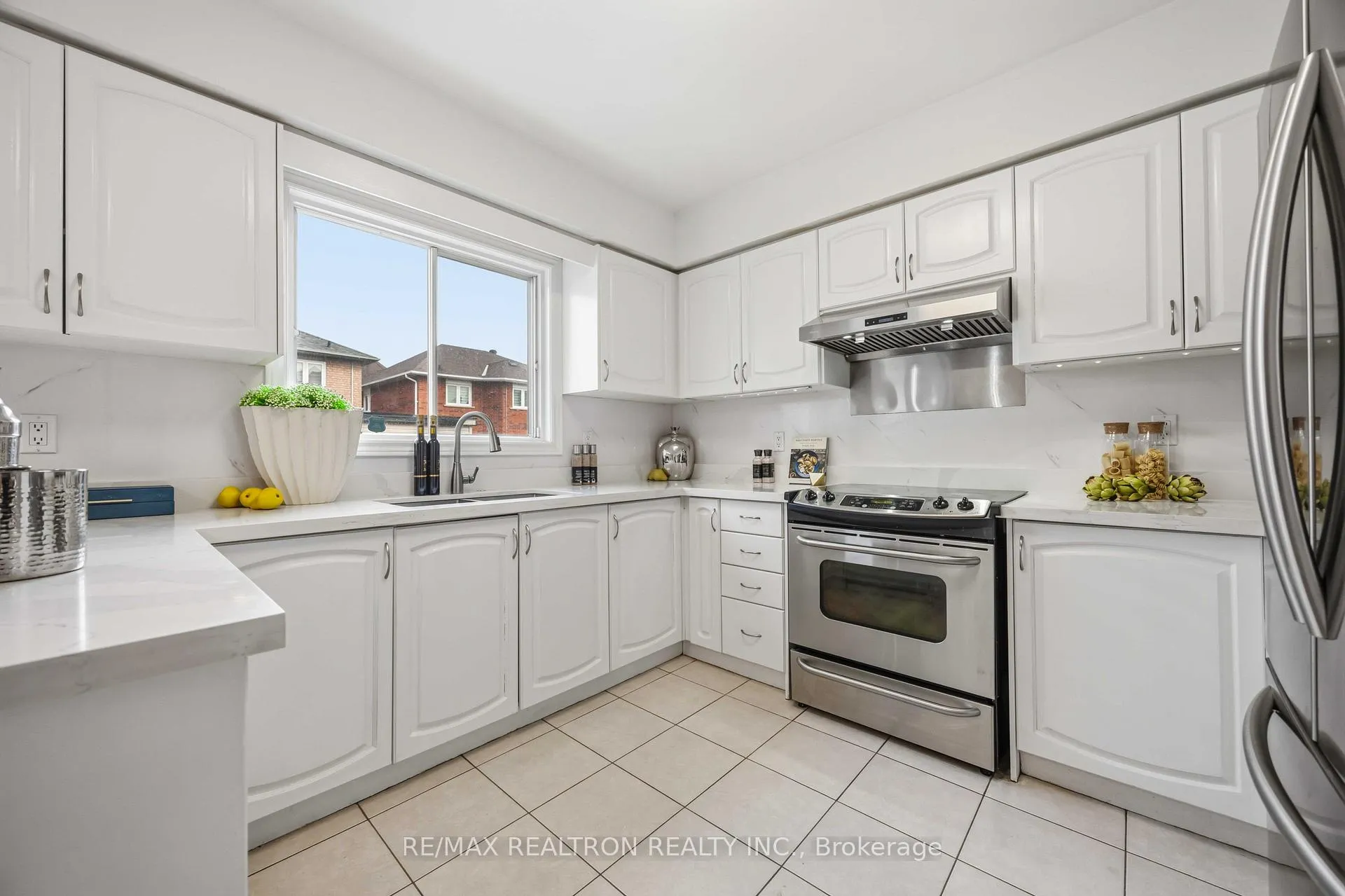 Photo 17 of 53 Boxwood Crescent, Markham, Rouge Fairways — HOMEH