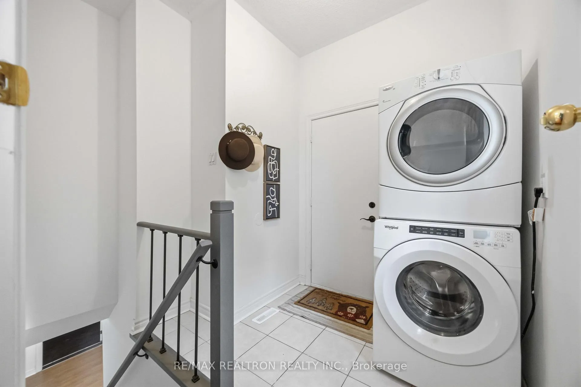 Photo 32 of 53 Boxwood Crescent, Markham, Rouge Fairways — HOMEH