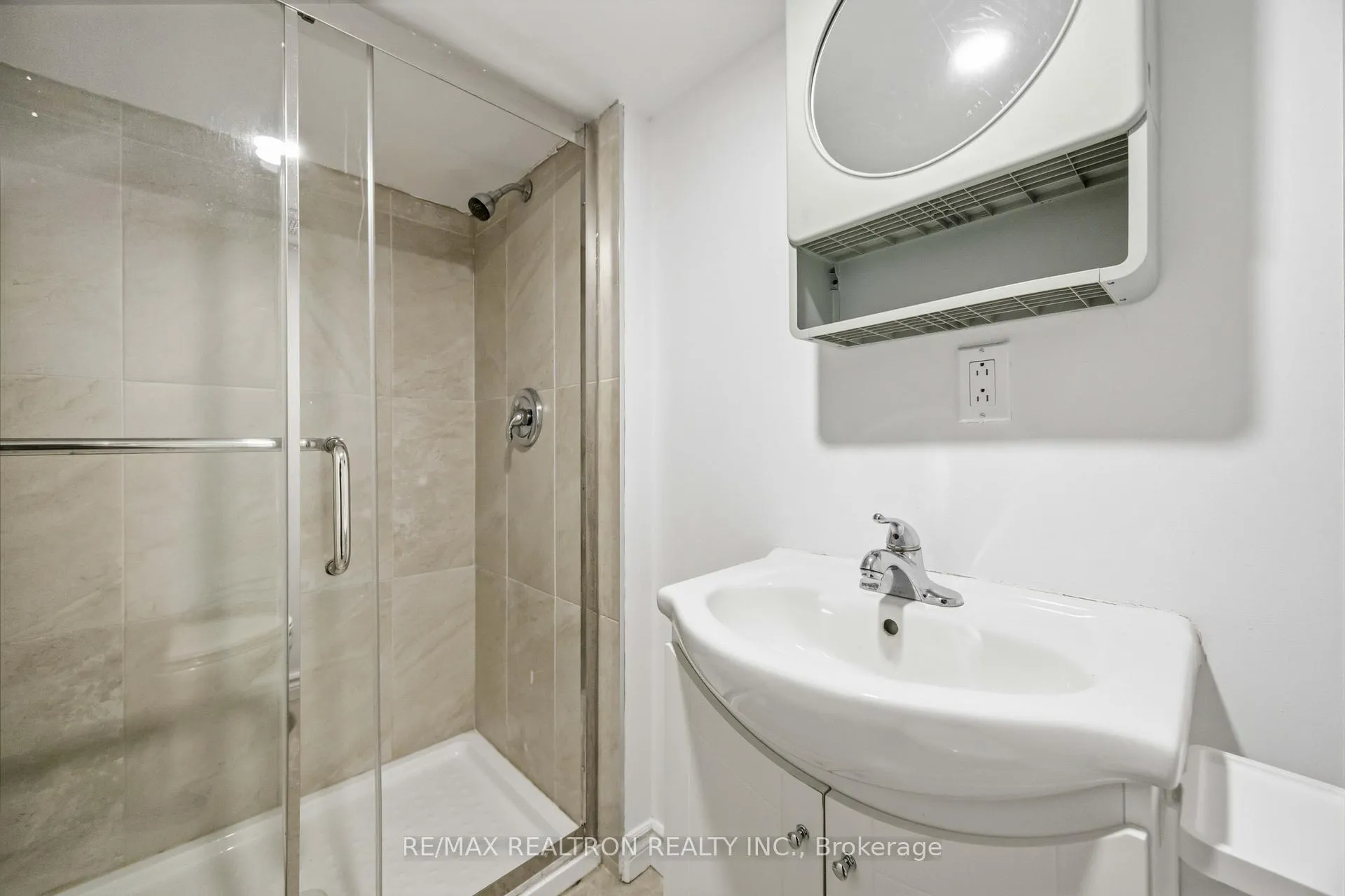 Photo 36 of 53 Boxwood Crescent, Markham, Rouge Fairways — HOMEH