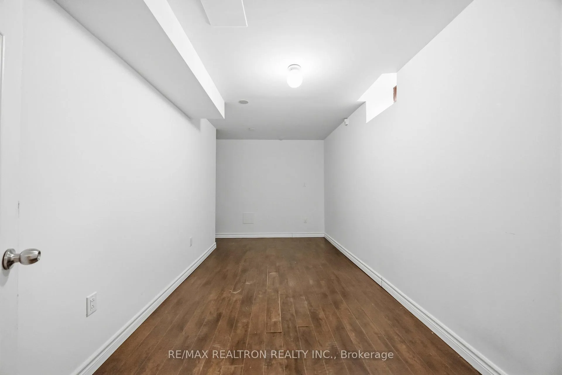 Photo 37 of 53 Boxwood Crescent, Markham, Rouge Fairways — HOMEH