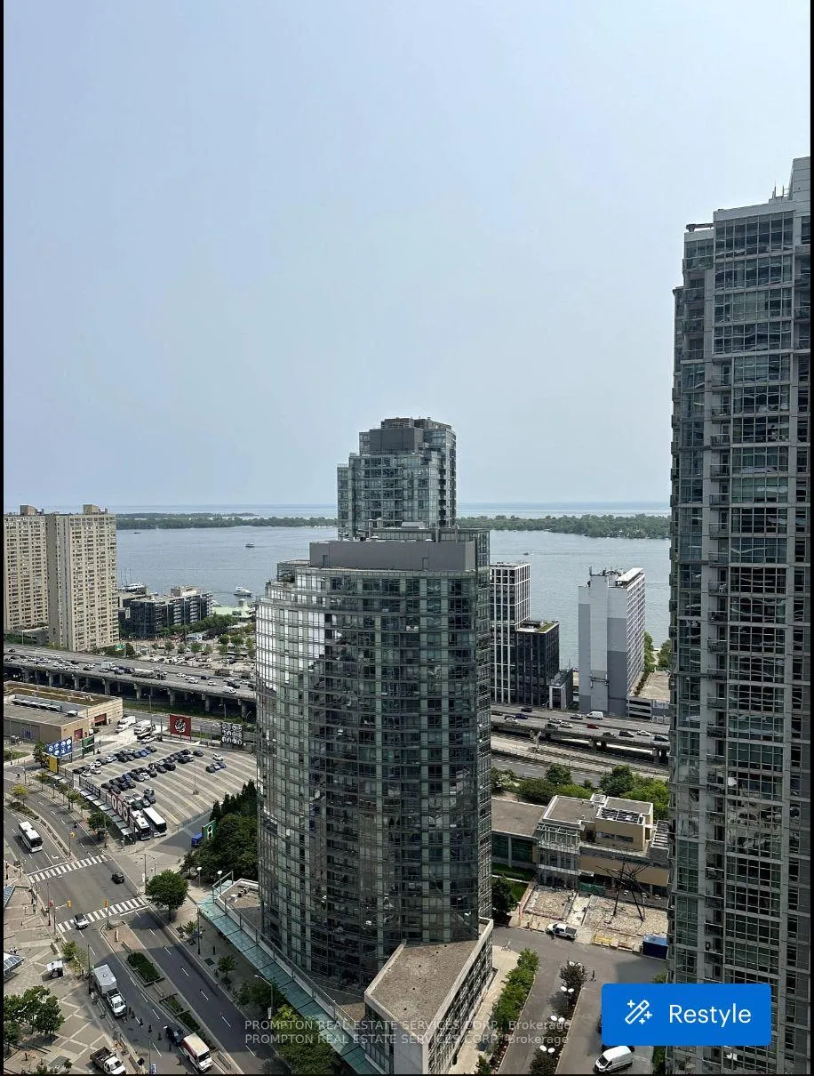 Photo 12 of Unit 3207, 1 Concord Cityplace Way, Toronto, Waterfront Communities — HOMEH