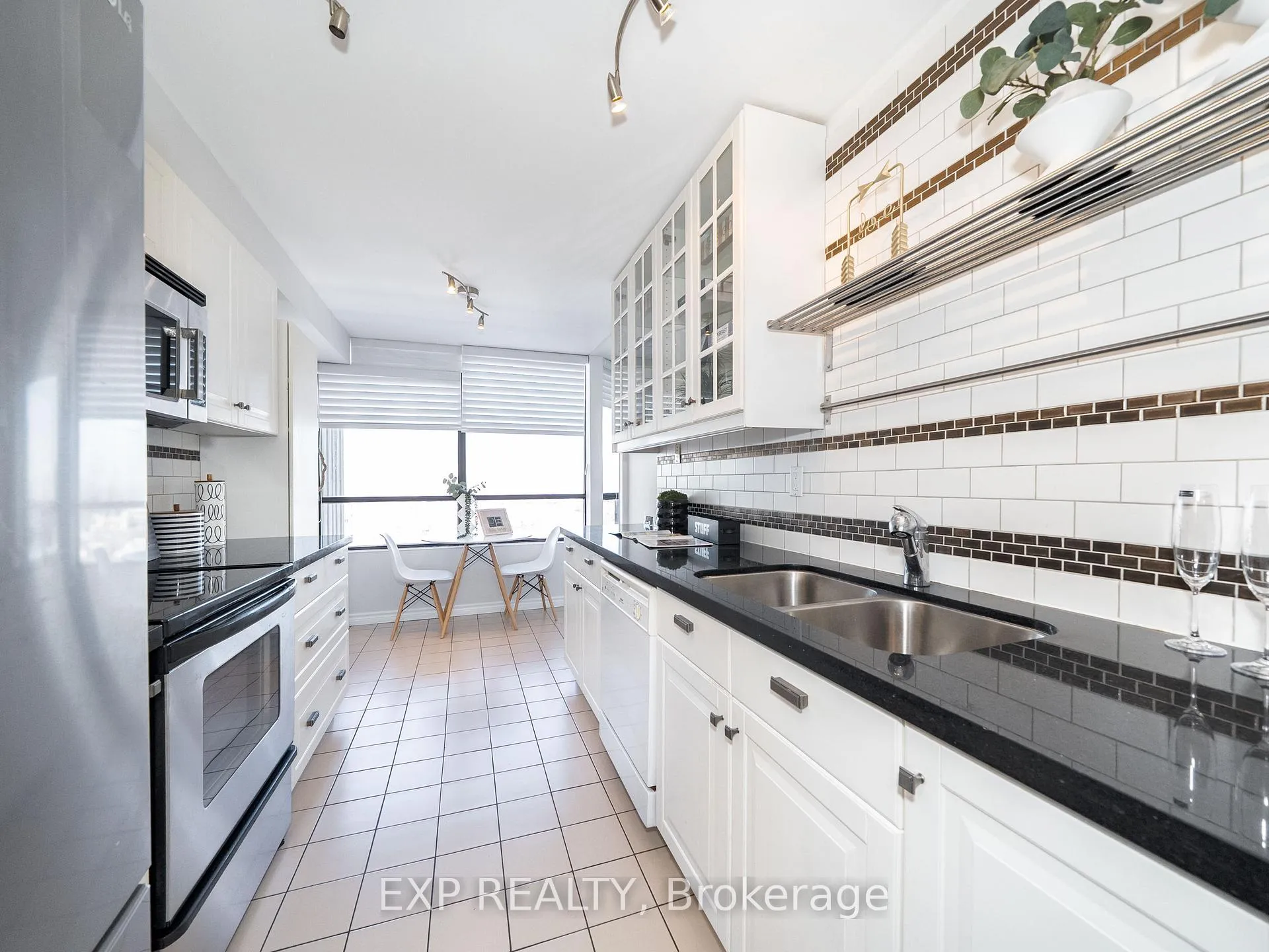 Photo 11 of Unit 1602, 7420 Bathurst Street, Vaughan, Brownridge — HOMEH