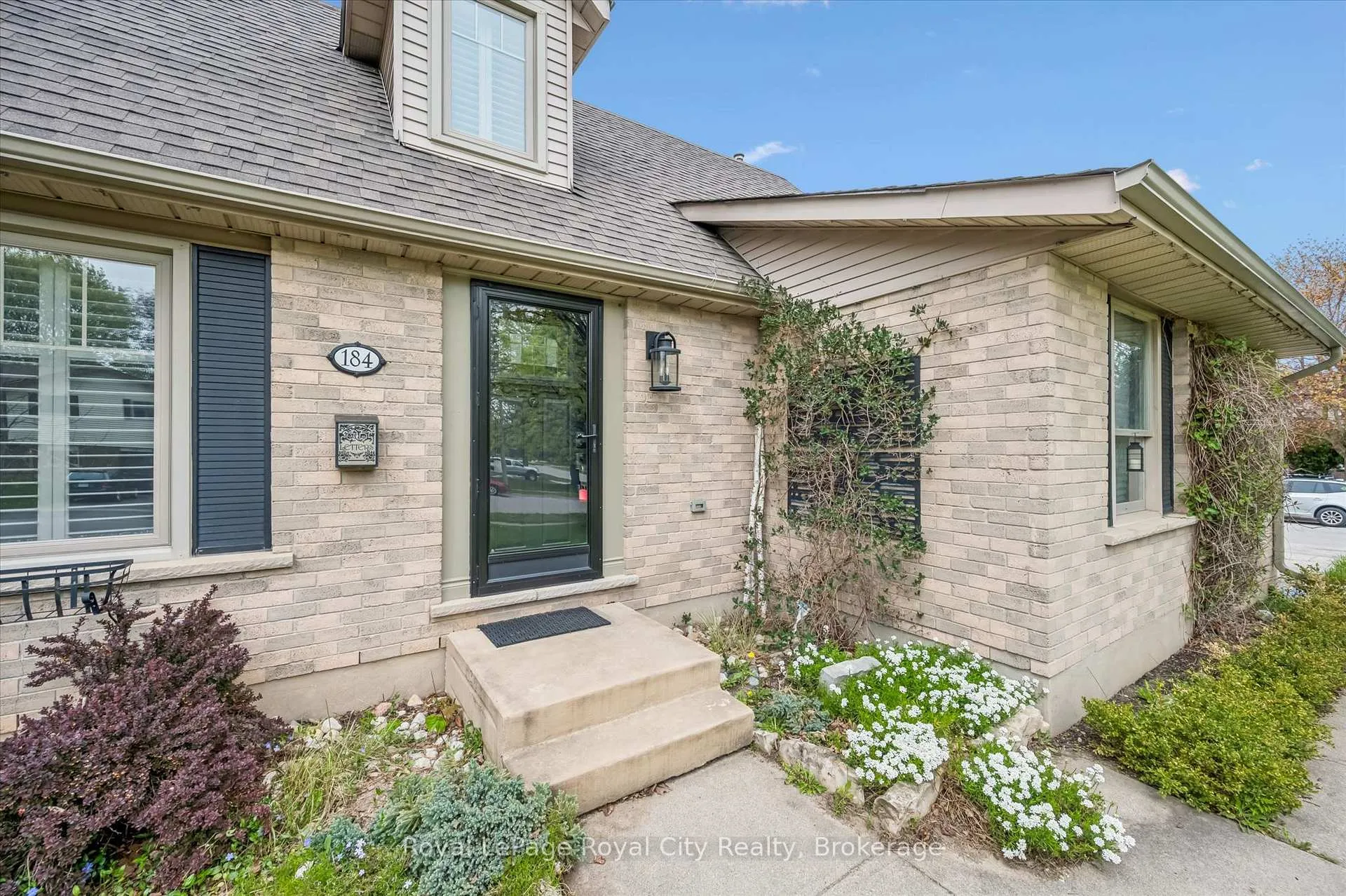Photo 4 of 184 Harvard Road, Guelph, Kortright West — HOMEH