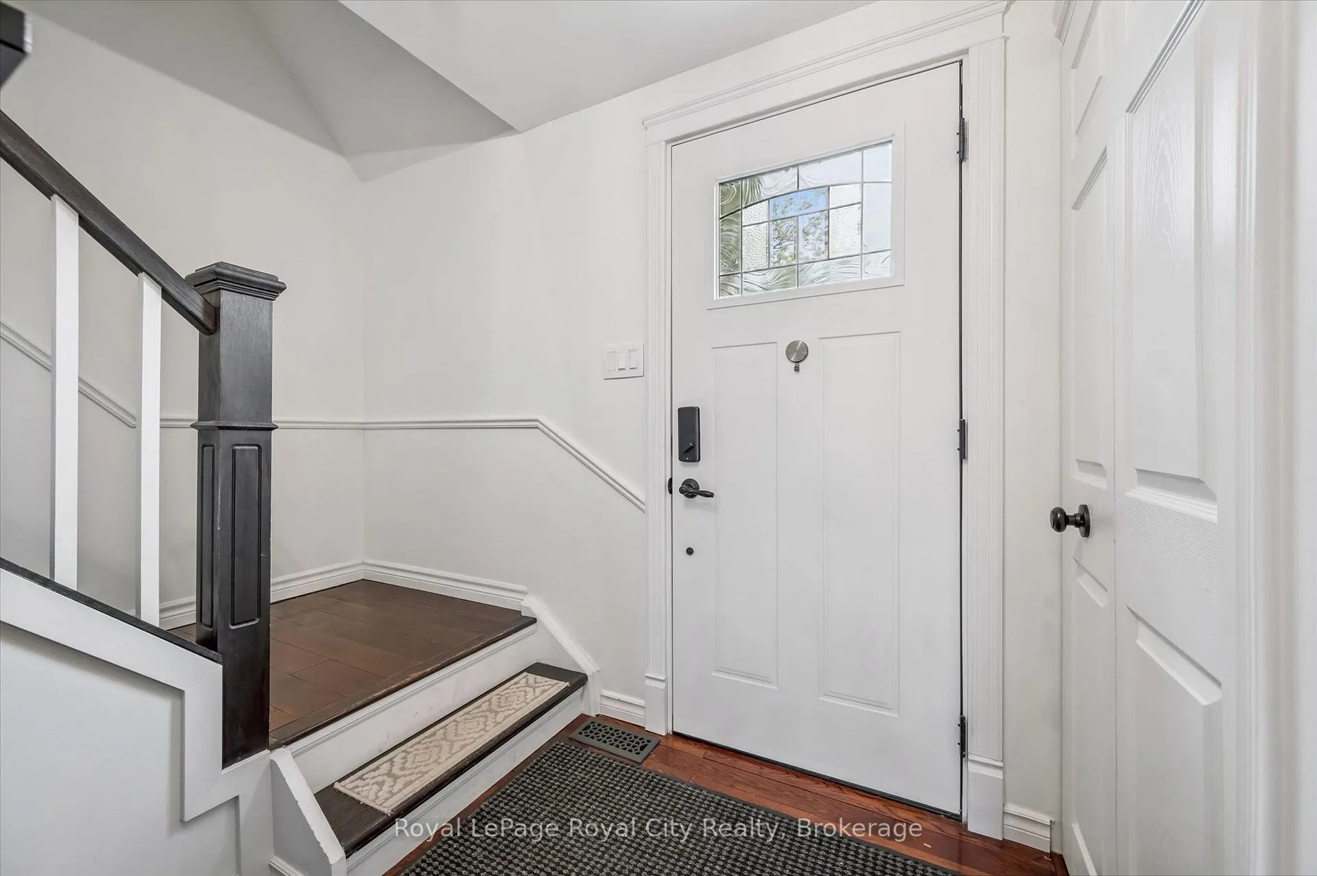 Photo 5 of 184 Harvard Road, Guelph, Kortright West — HOMEH