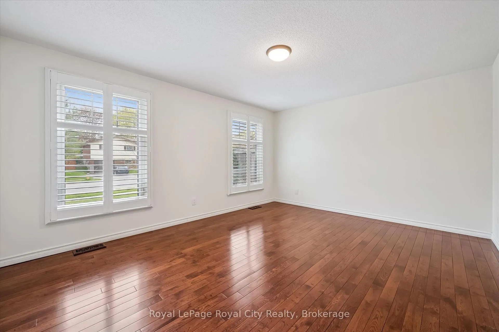 Photo 6 of 184 Harvard Road, Guelph, Kortright West — HOMEH