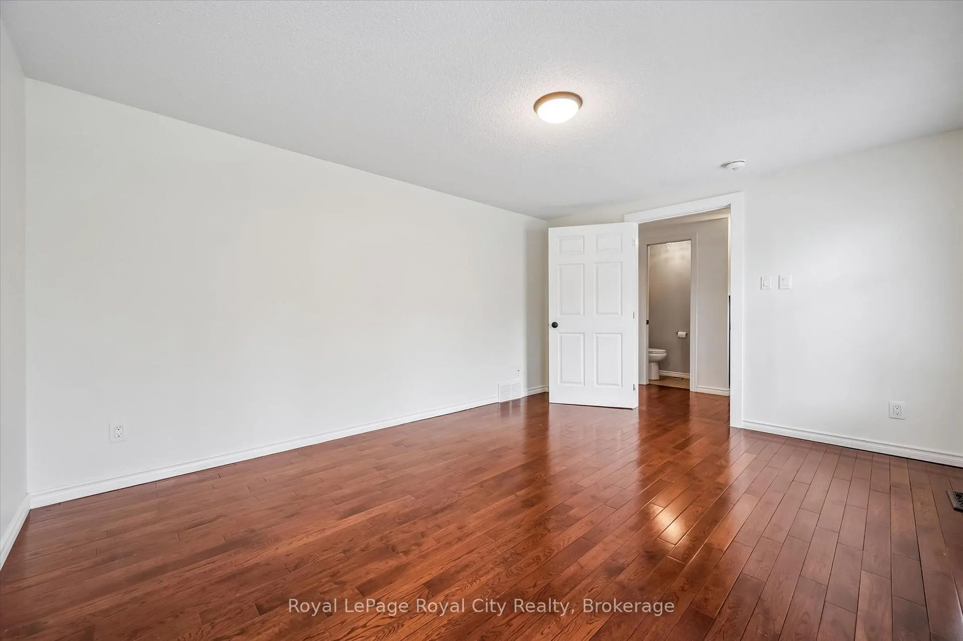 Photo 9 of 184 Harvard Road, Guelph, Kortright West — HOMEH