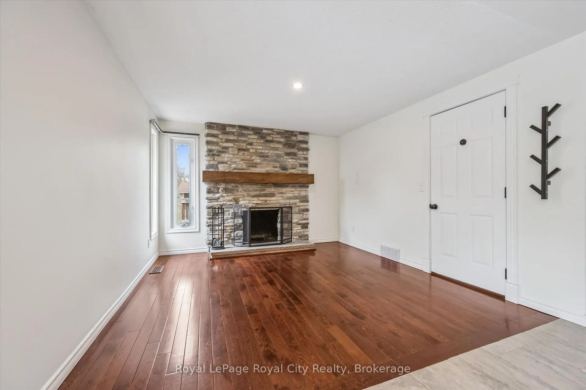 Photo 11 of 184 Harvard Road, Guelph, Kortright West — HOMEH