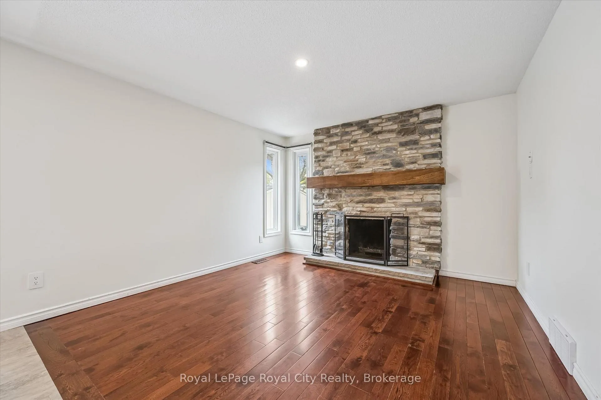Photo 12 of 184 Harvard Road, Guelph, Kortright West — HOMEH