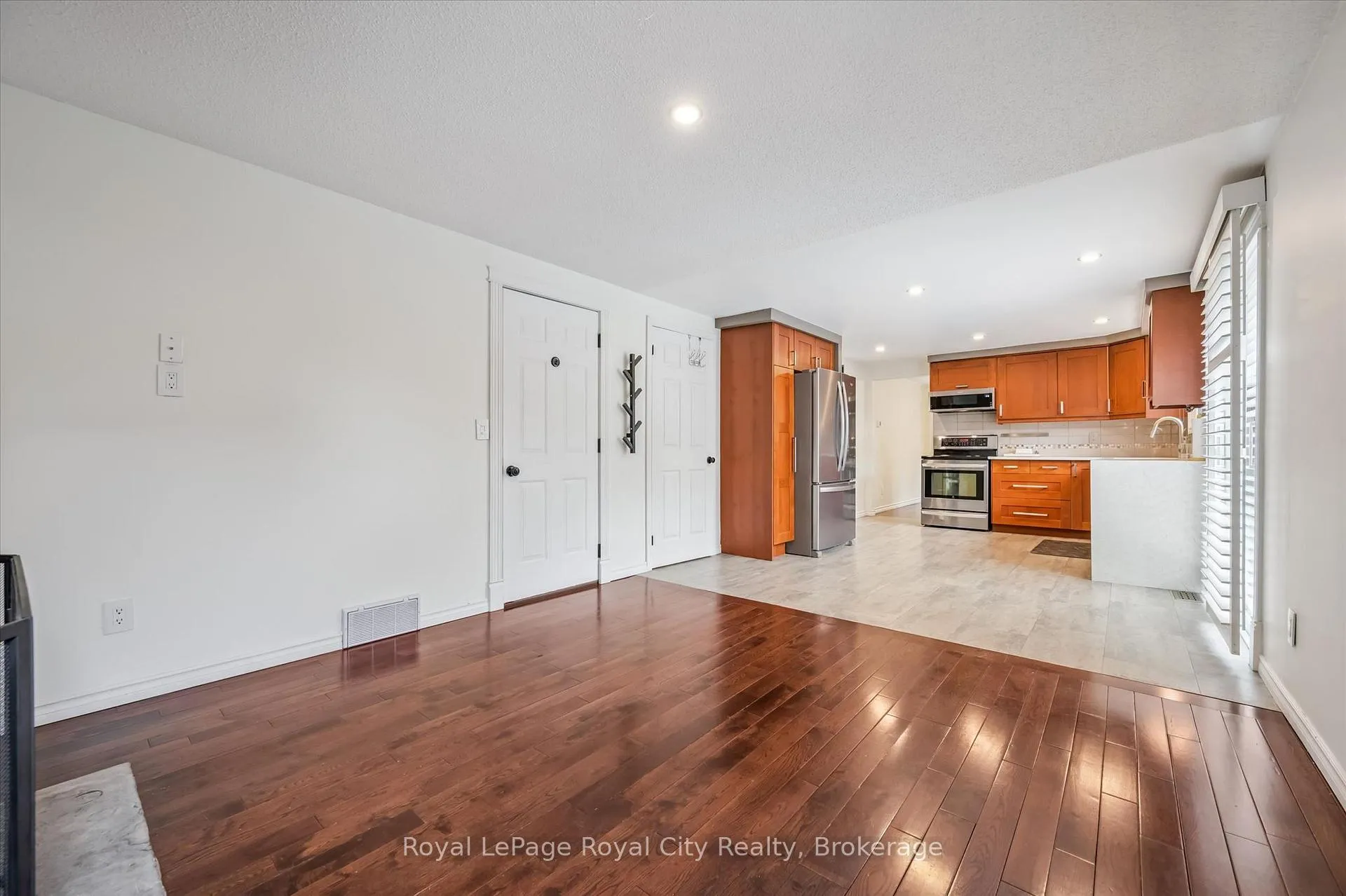 Photo 14 of 184 Harvard Road, Guelph, Kortright West — HOMEH