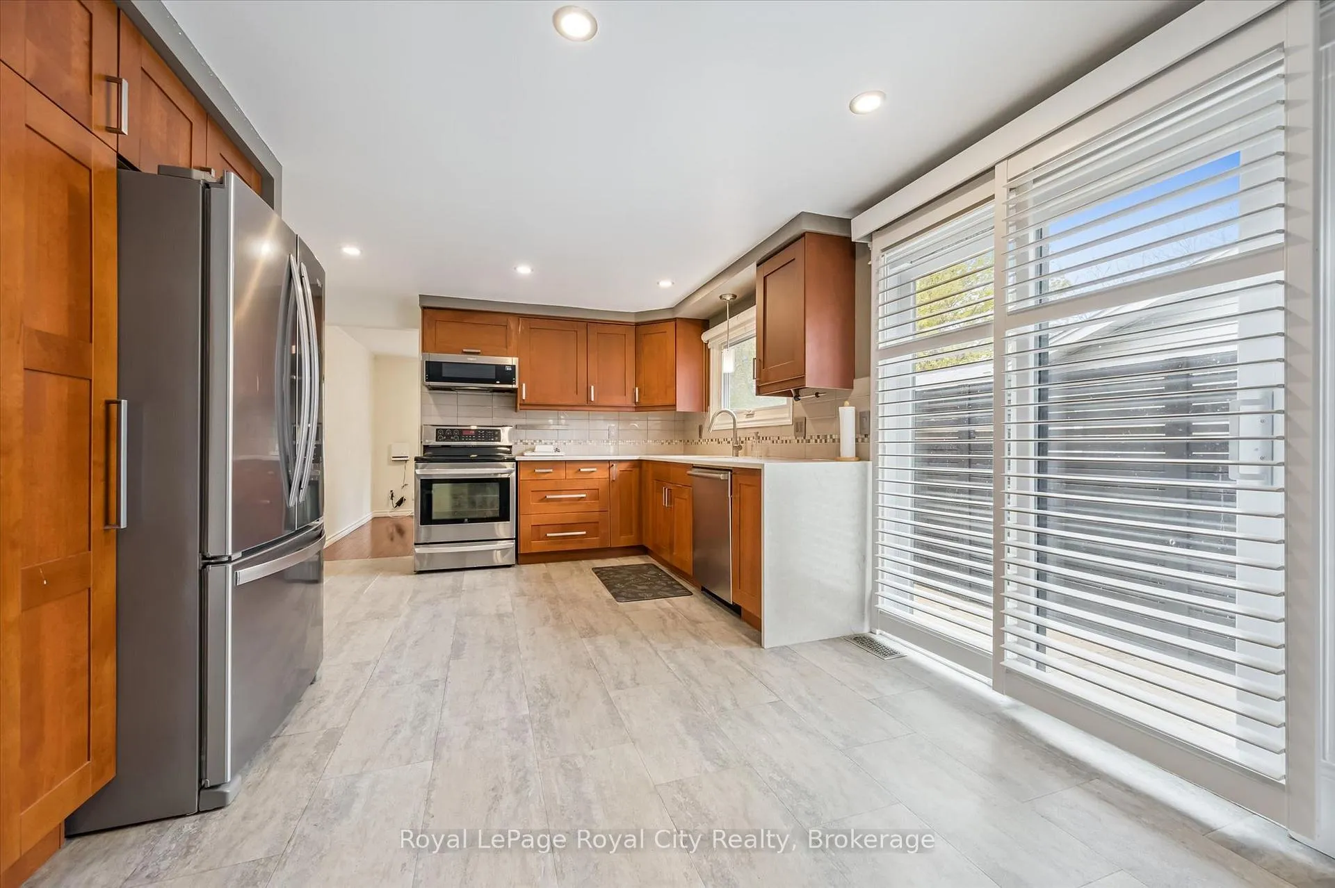 Photo 15 of 184 Harvard Road, Guelph, Kortright West — HOMEH