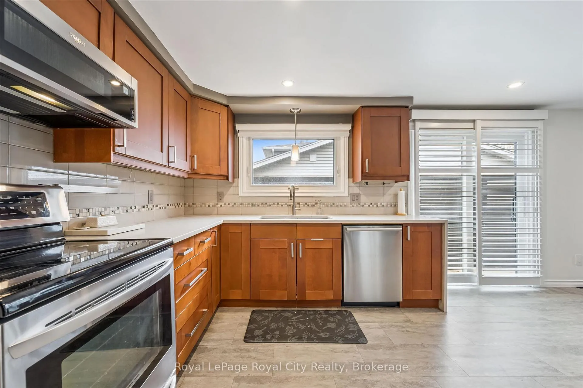 Photo 17 of 184 Harvard Road, Guelph, Kortright West — HOMEH