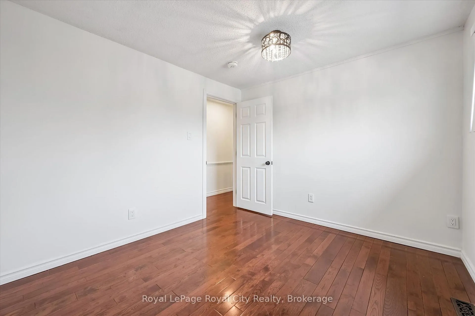 Photo 28 of 184 Harvard Road, Guelph, Kortright West — HOMEH