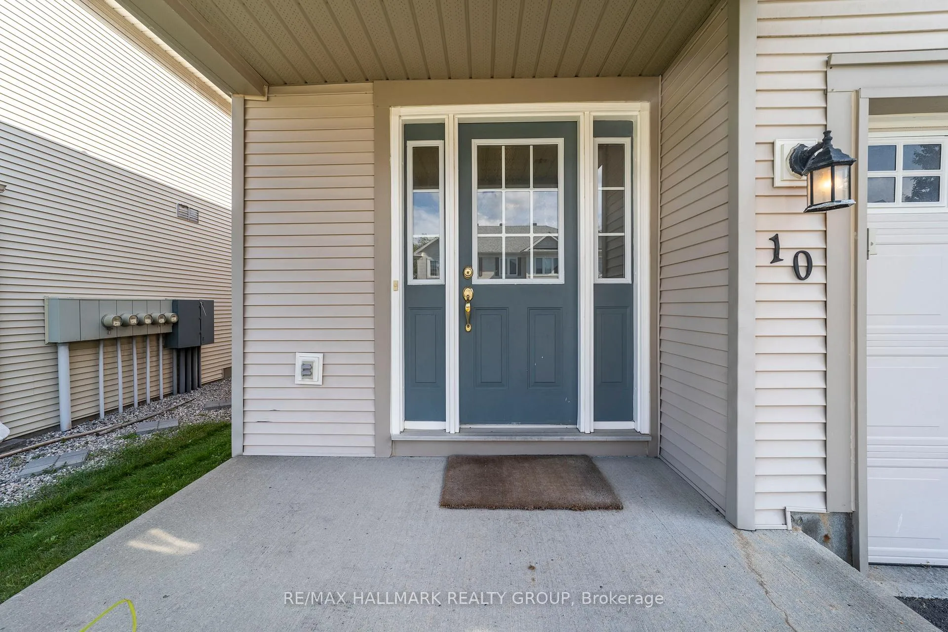 Photo 3 of 10 Fieldberry Private, Ottawa, Barrhaven - Stonebridge — HOMEH