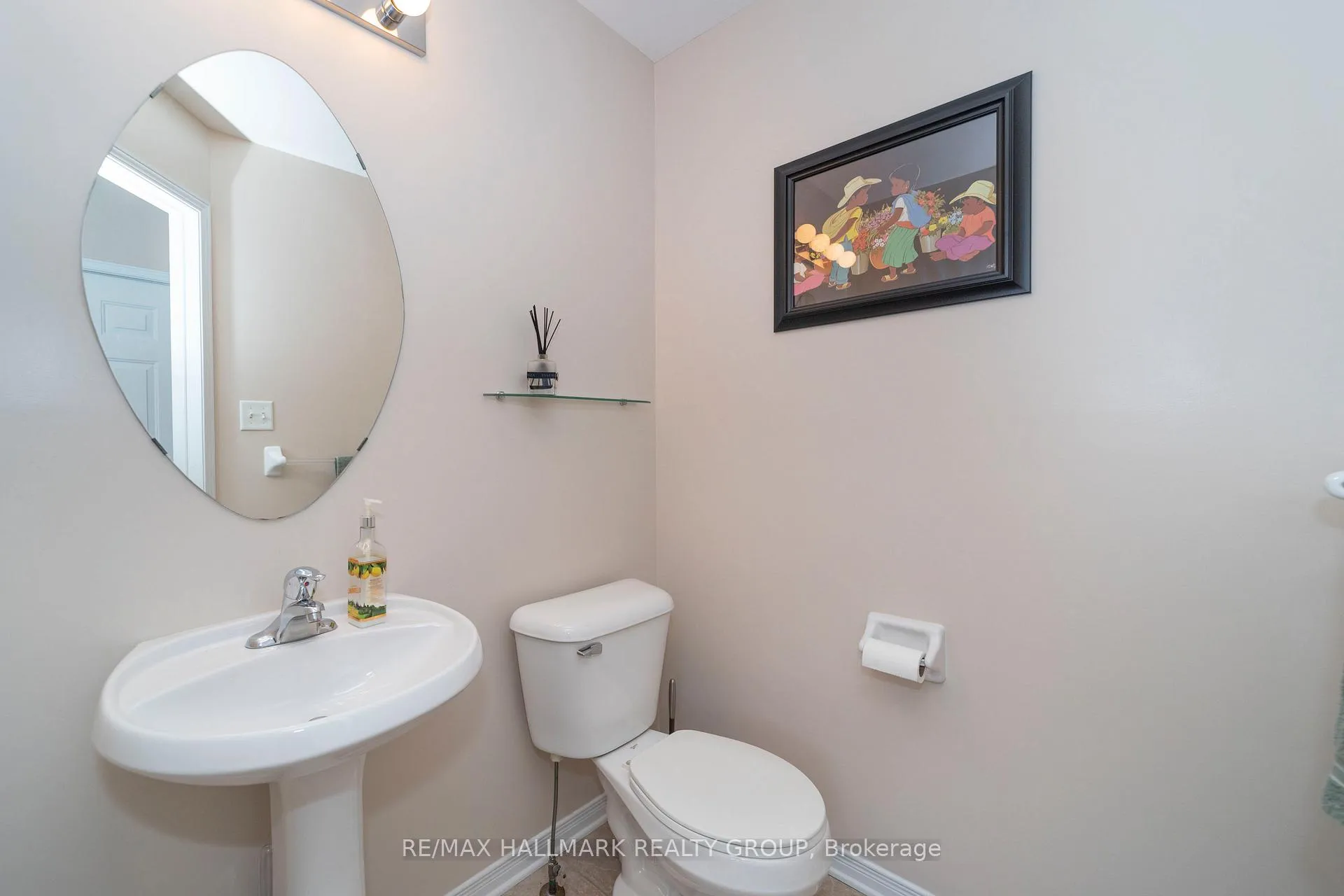 Photo 5 of 10 Fieldberry Private, Ottawa, Barrhaven - Stonebridge — HOMEH