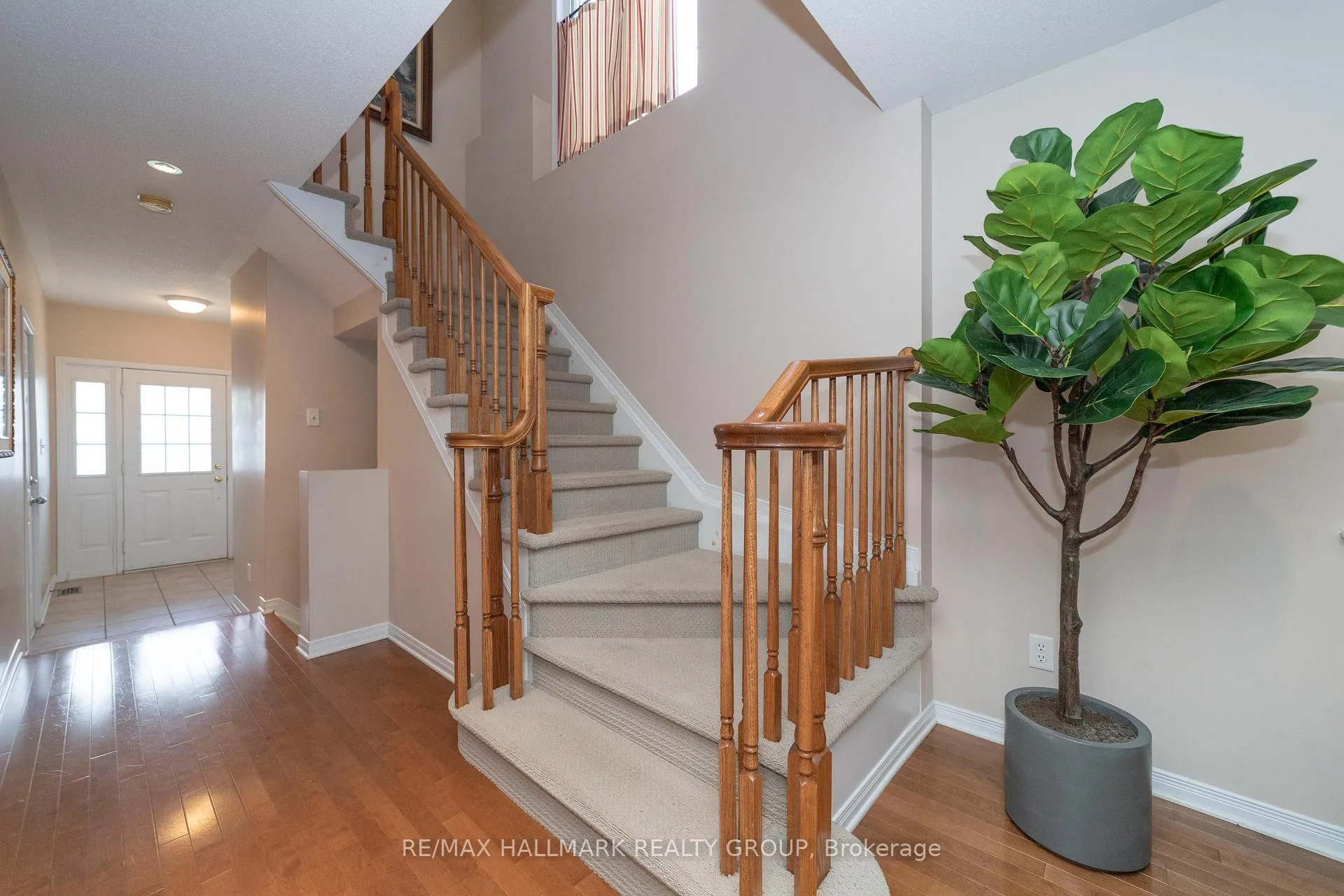 Photo 6 of 10 Fieldberry Private, Ottawa, Barrhaven - Stonebridge — HOMEH