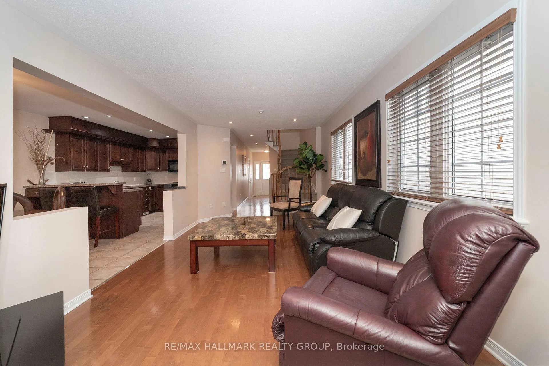 Photo 10 of 10 Fieldberry Private, Ottawa, Barrhaven - Stonebridge — HOMEH