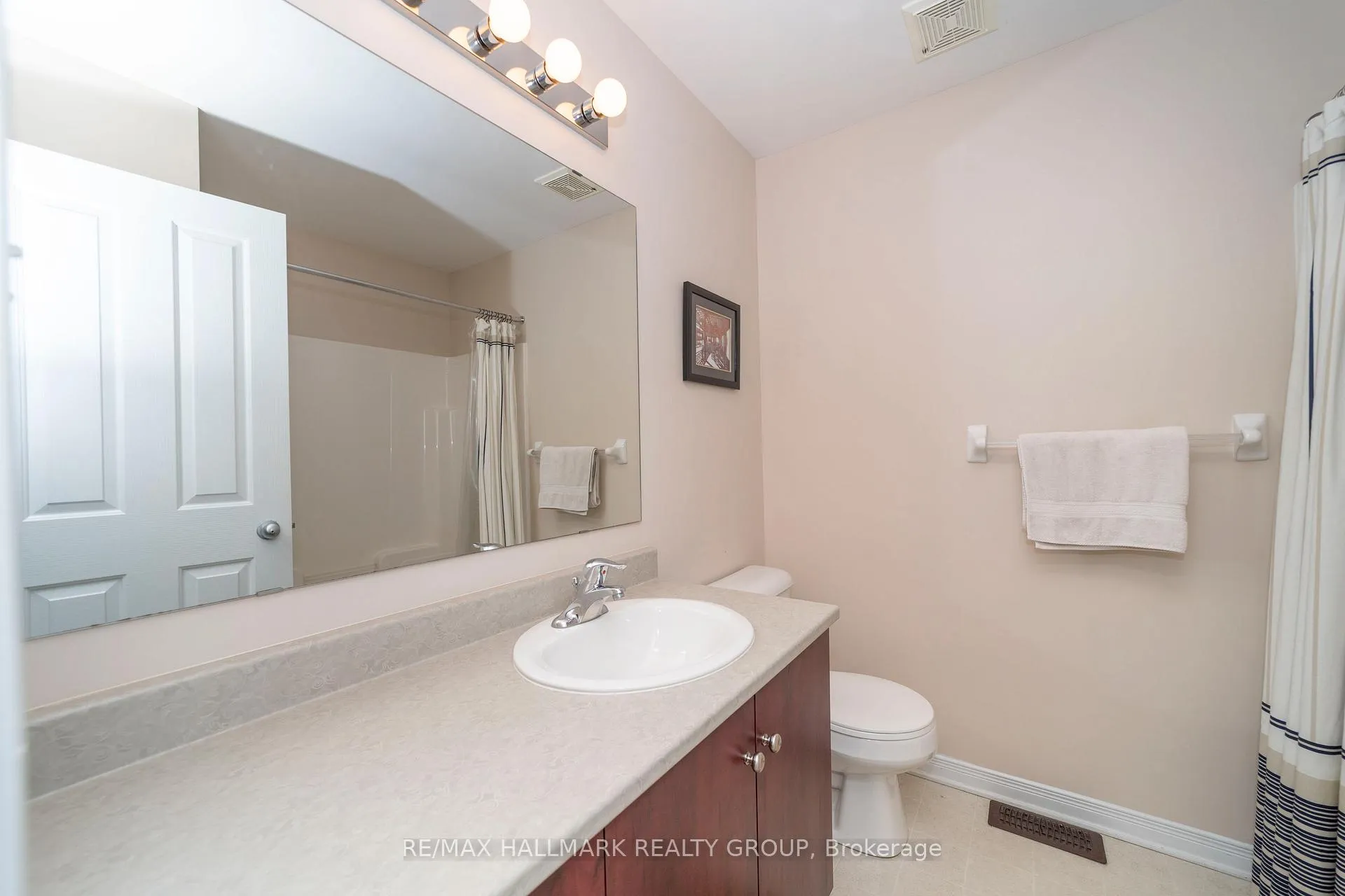 Photo 24 of 10 Fieldberry Private, Ottawa, Barrhaven - Stonebridge — HOMEH