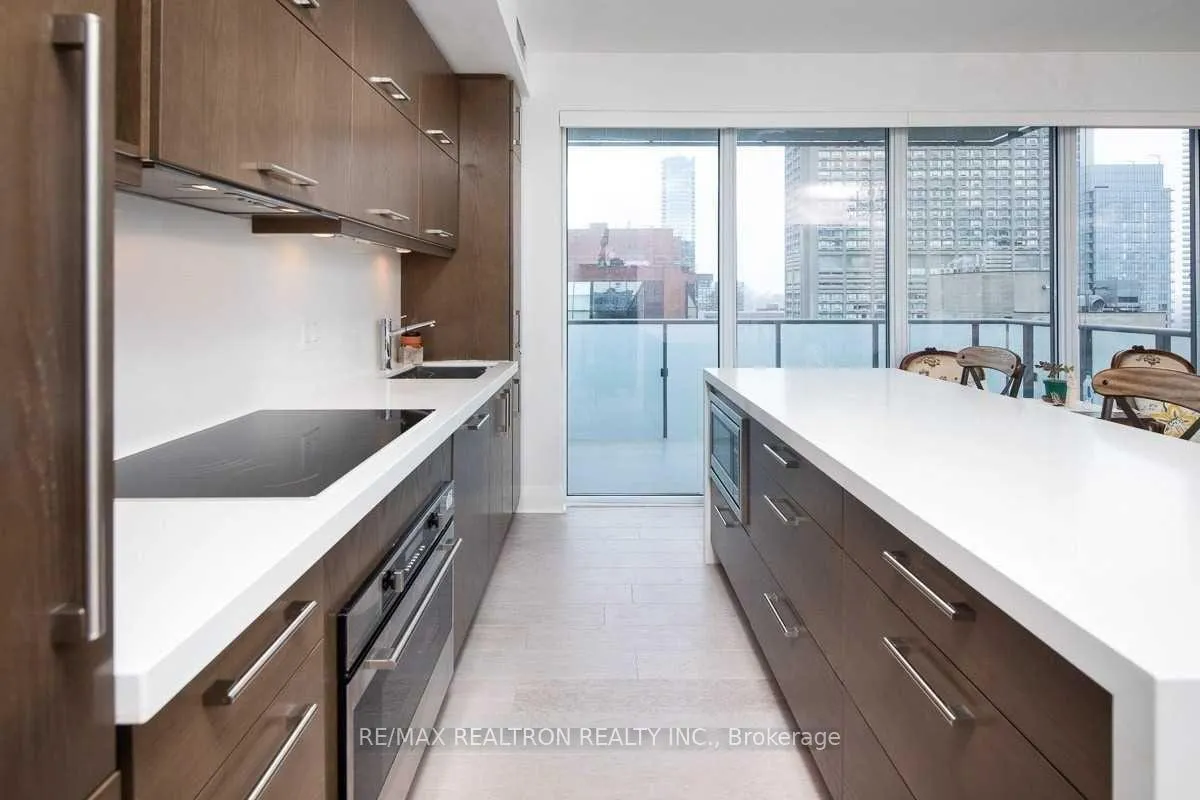 Photo 4 of Unit 2310, 1080 Bay Street, Toronto, Bay Street Corridor — HOMEH