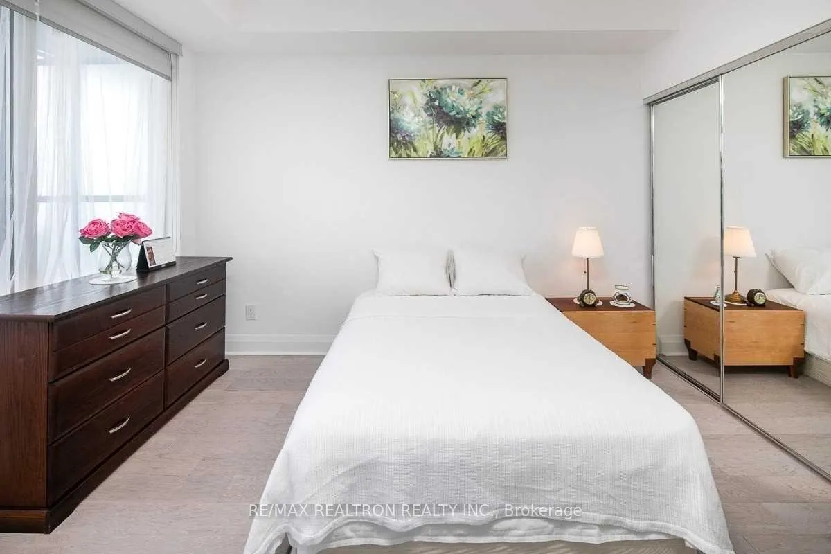 Photo 8 of Unit 2310, 1080 Bay Street, Toronto, Bay Street Corridor — HOMEH