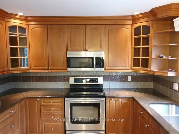 Photo 7 of 8 Hime Crescent, Ottawa, Hunt Club Park — HOMEH