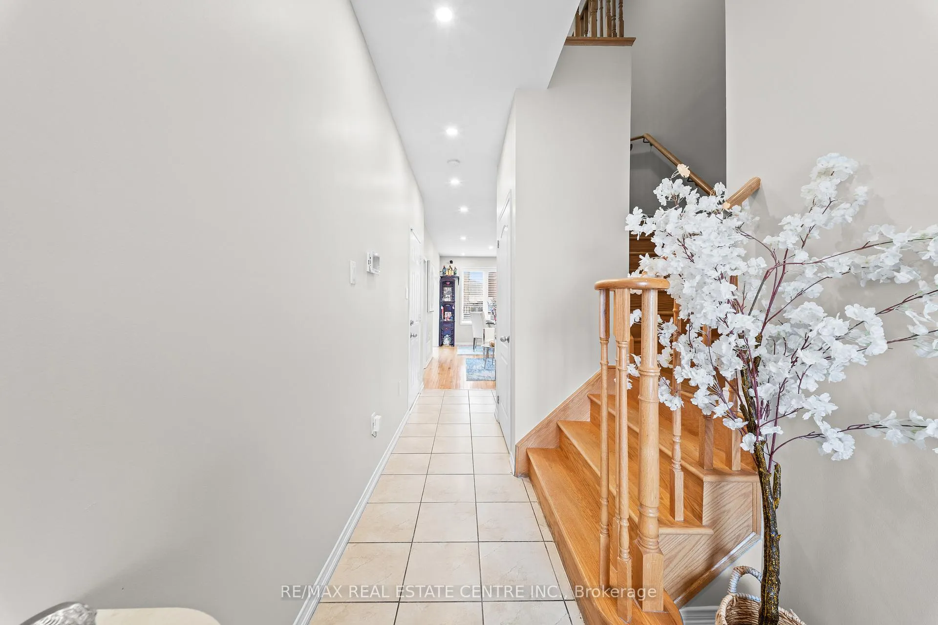 Photo 6 of 62 Sussexvale Drive, Brampton, Sandringham-Wellington — HOMEH