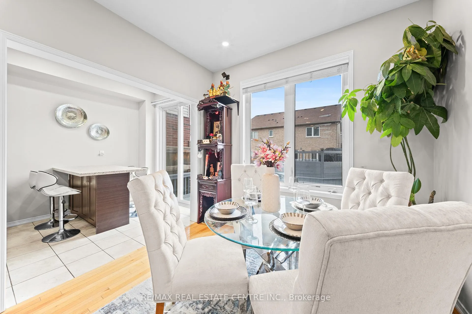Photo 15 of 62 Sussexvale Drive, Brampton, Sandringham-Wellington — HOMEH