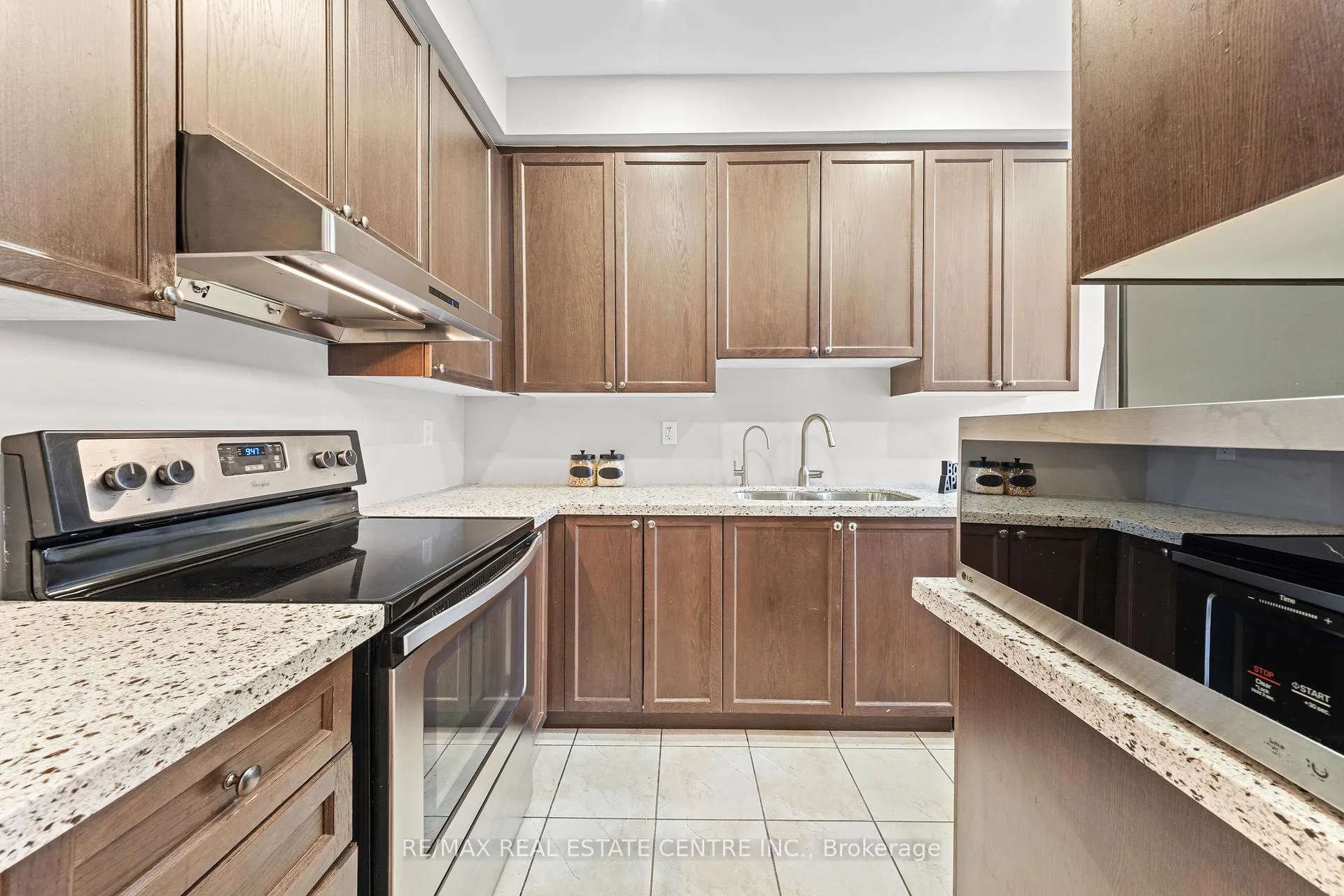 Photo 17 of 62 Sussexvale Drive, Brampton, Sandringham-Wellington — HOMEH