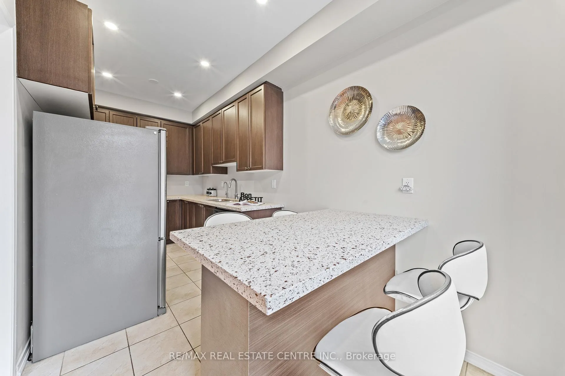 Photo 19 of 62 Sussexvale Drive, Brampton, Sandringham-Wellington — HOMEH