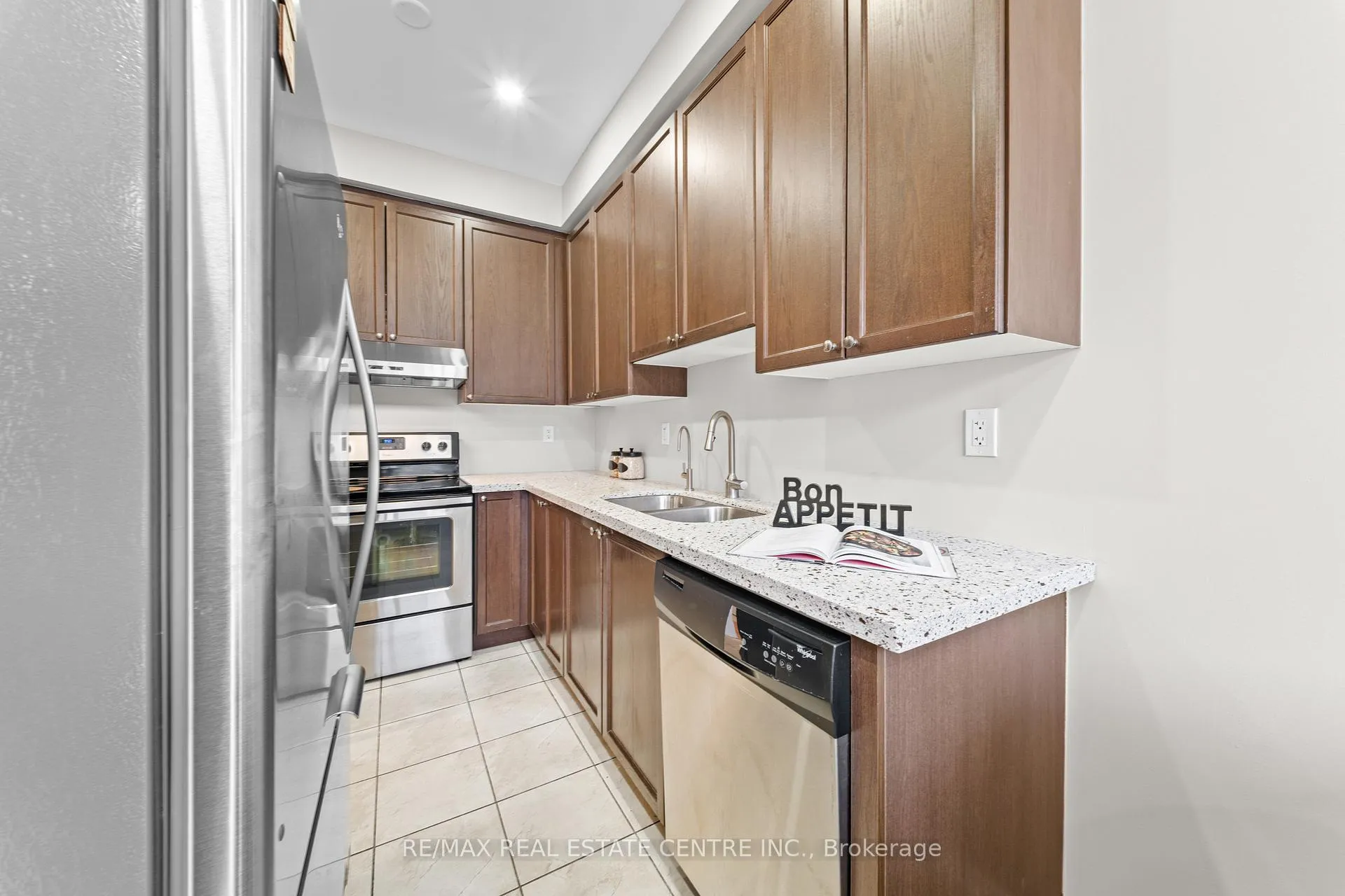 Photo 22 of 62 Sussexvale Drive, Brampton, Sandringham-Wellington — HOMEH