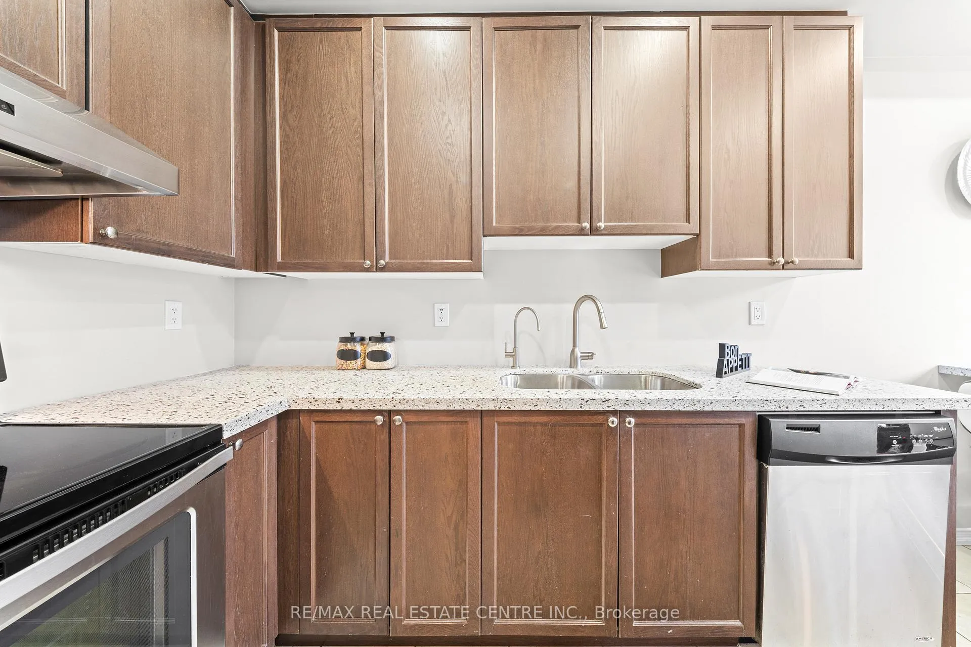 Photo 24 of 62 Sussexvale Drive, Brampton, Sandringham-Wellington — HOMEH