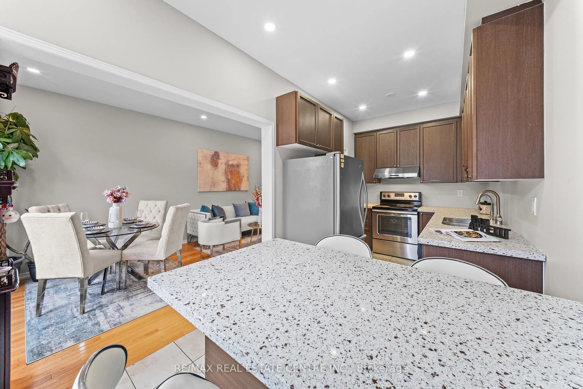 Photo 25 of 62 Sussexvale Drive, Brampton, Sandringham-Wellington — HOMEH