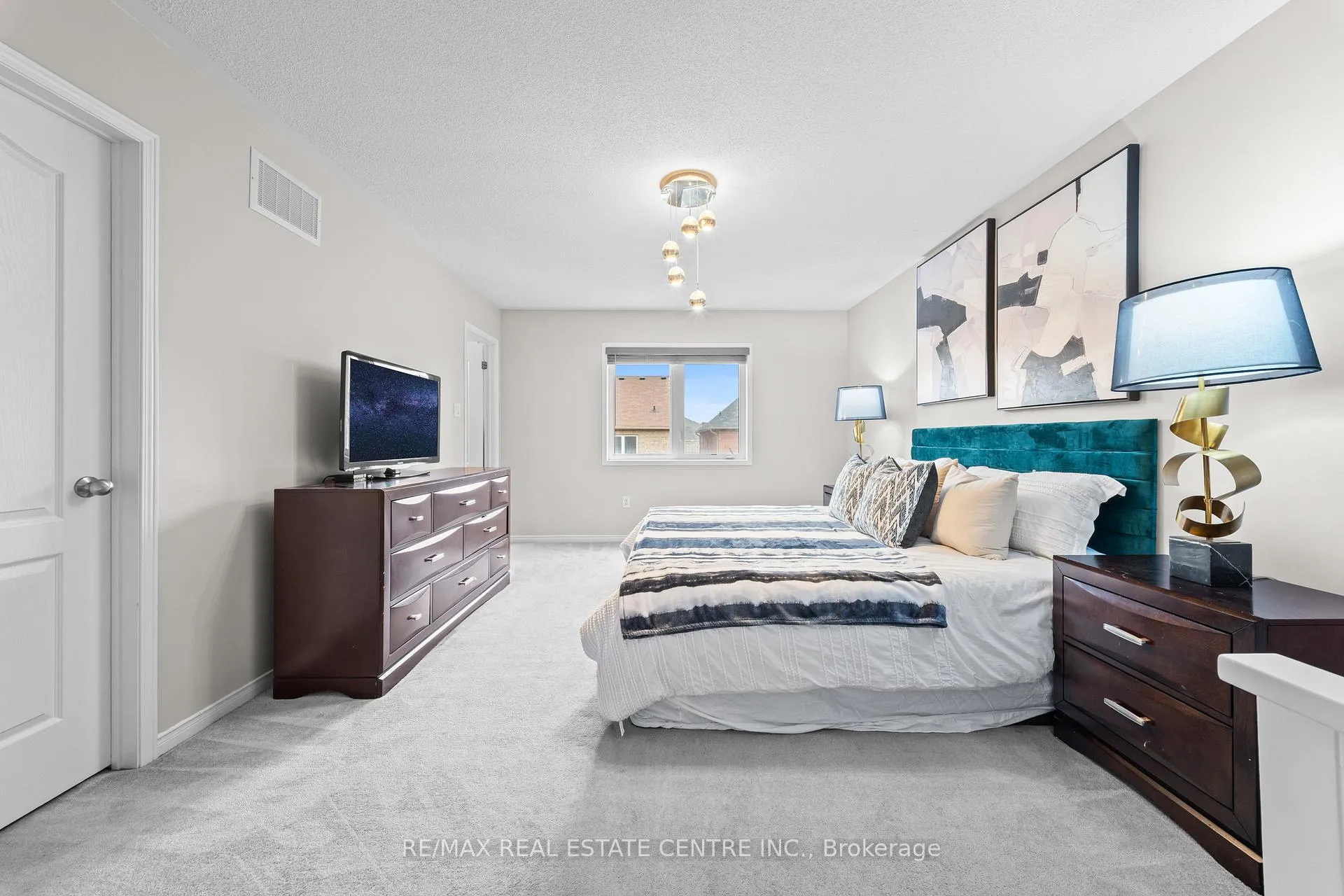 Photo 32 of 62 Sussexvale Drive, Brampton, Sandringham-Wellington — HOMEH
