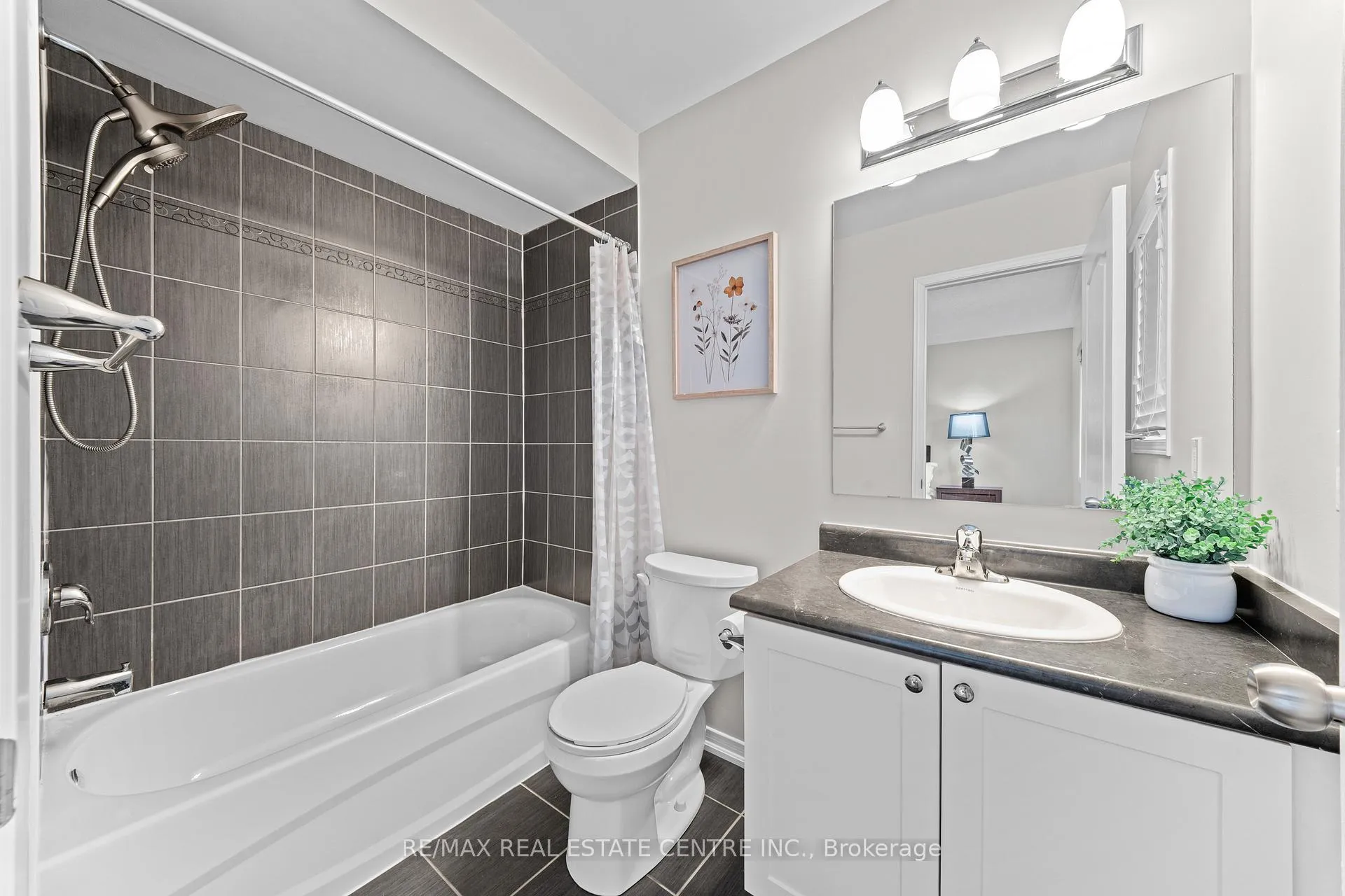 Photo 35 of 62 Sussexvale Drive, Brampton, Sandringham-Wellington — HOMEH