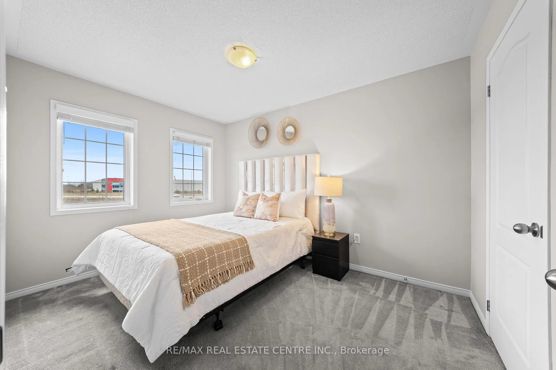 Photo 36 of 62 Sussexvale Drive, Brampton, Sandringham-Wellington — HOMEH