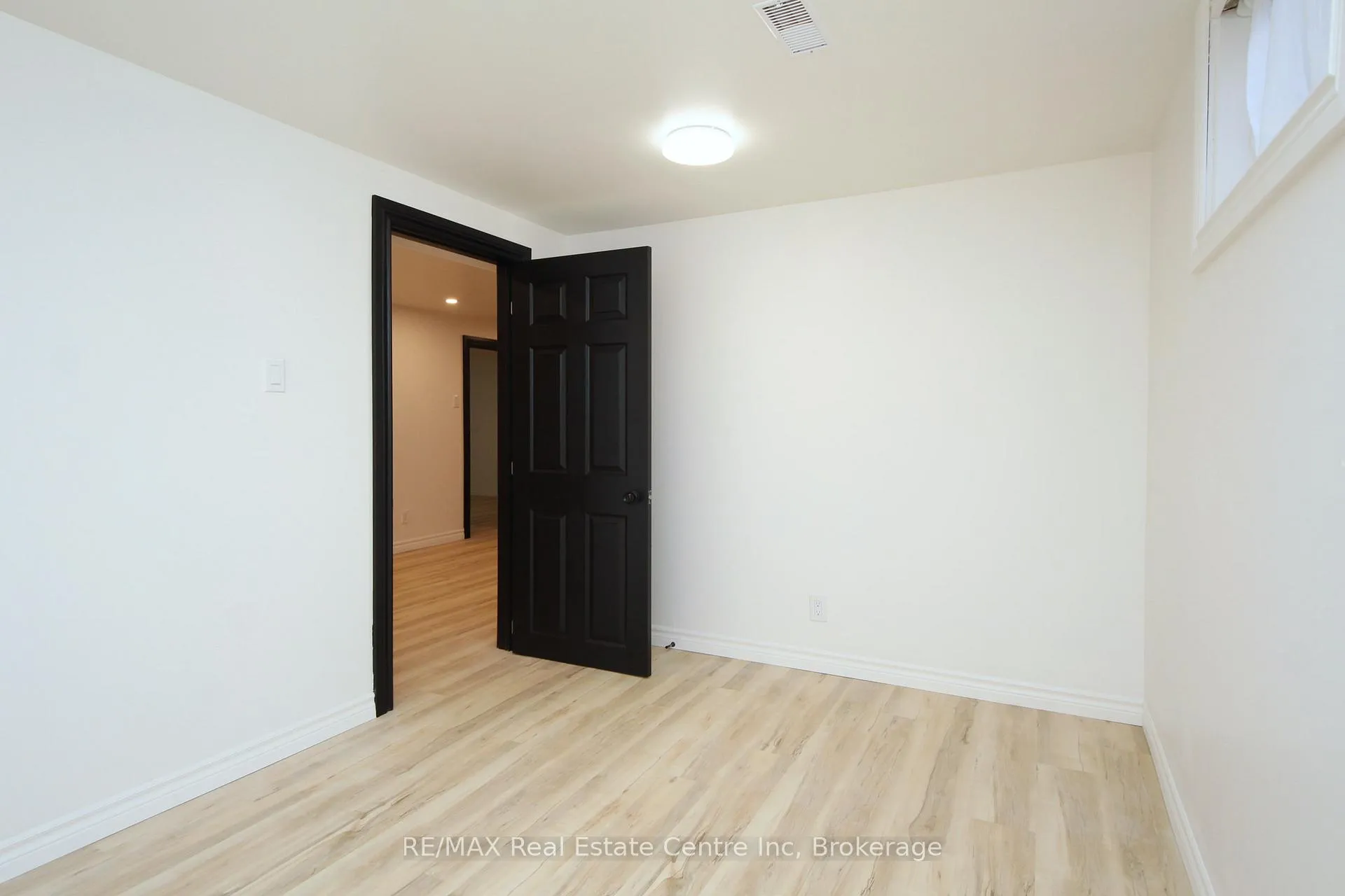 Photo 9 of Unit Basement Apt., 46 Talbot Street, Guelph, Dovercliffe Park/Old University — HOMEH