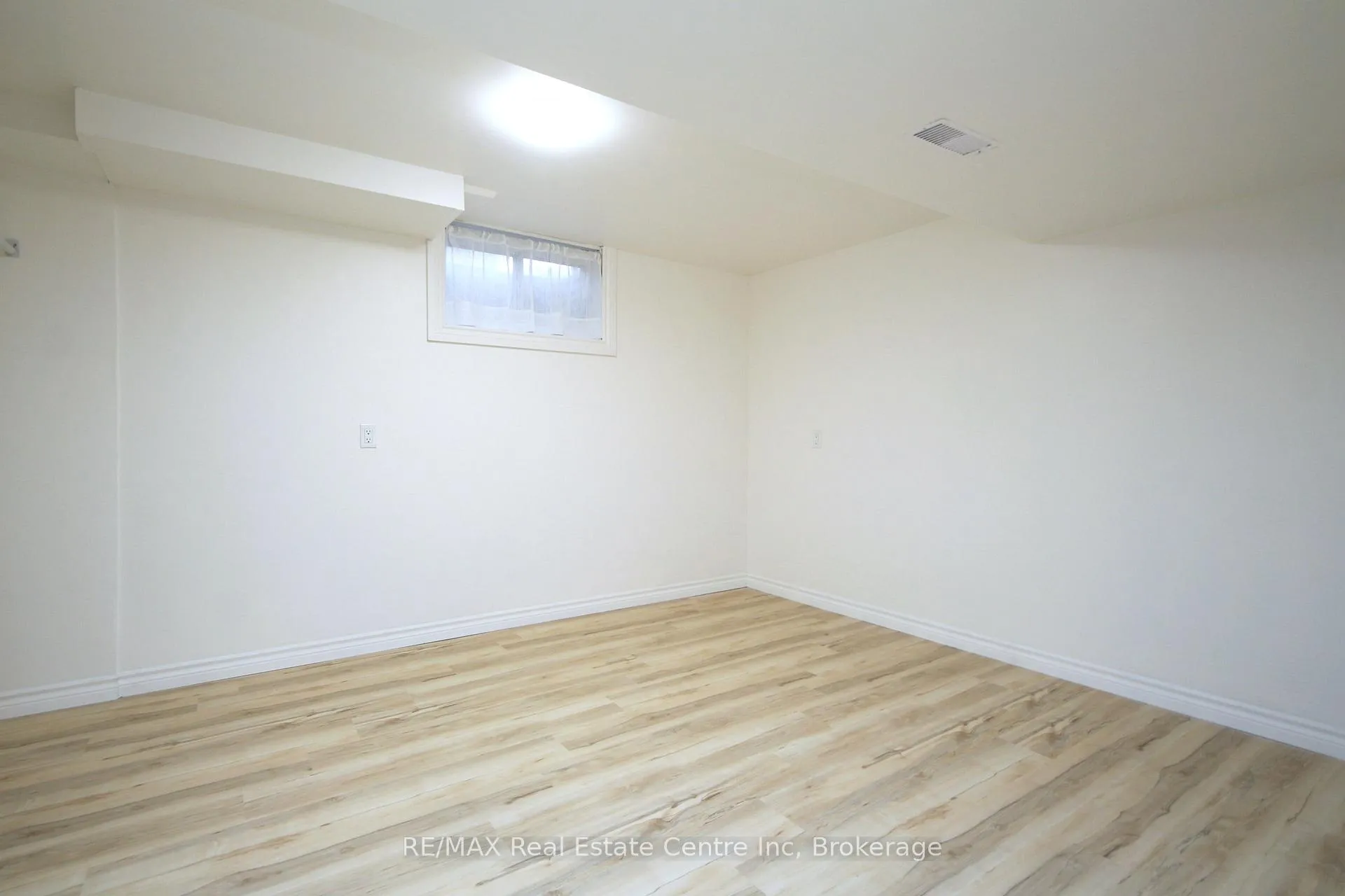 Photo 10 of Unit Basement Apt., 46 Talbot Street, Guelph, Dovercliffe Park/Old University — HOMEH