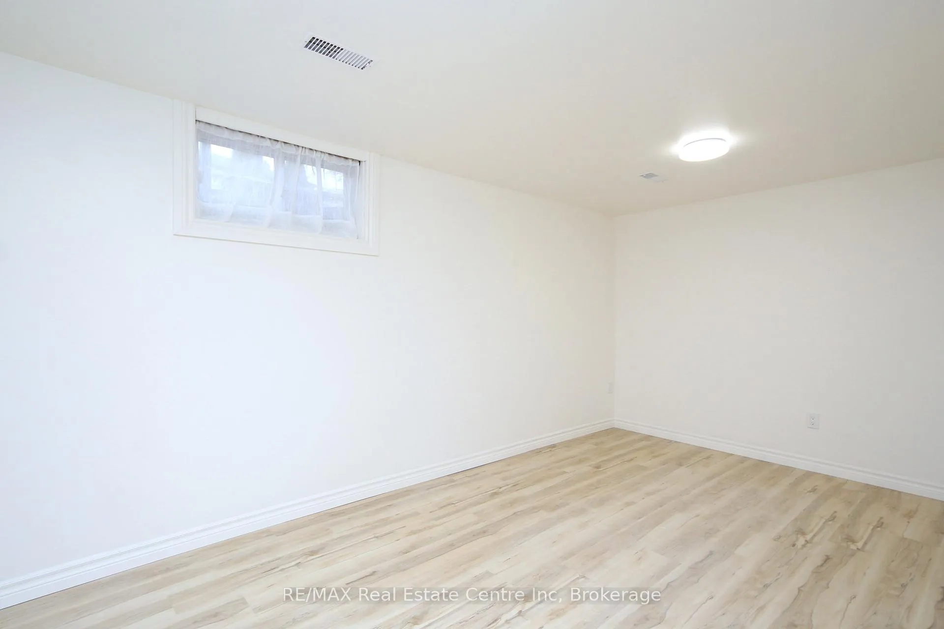 Photo 12 of Unit Basement Apt., 46 Talbot Street, Guelph, Dovercliffe Park/Old University — HOMEH