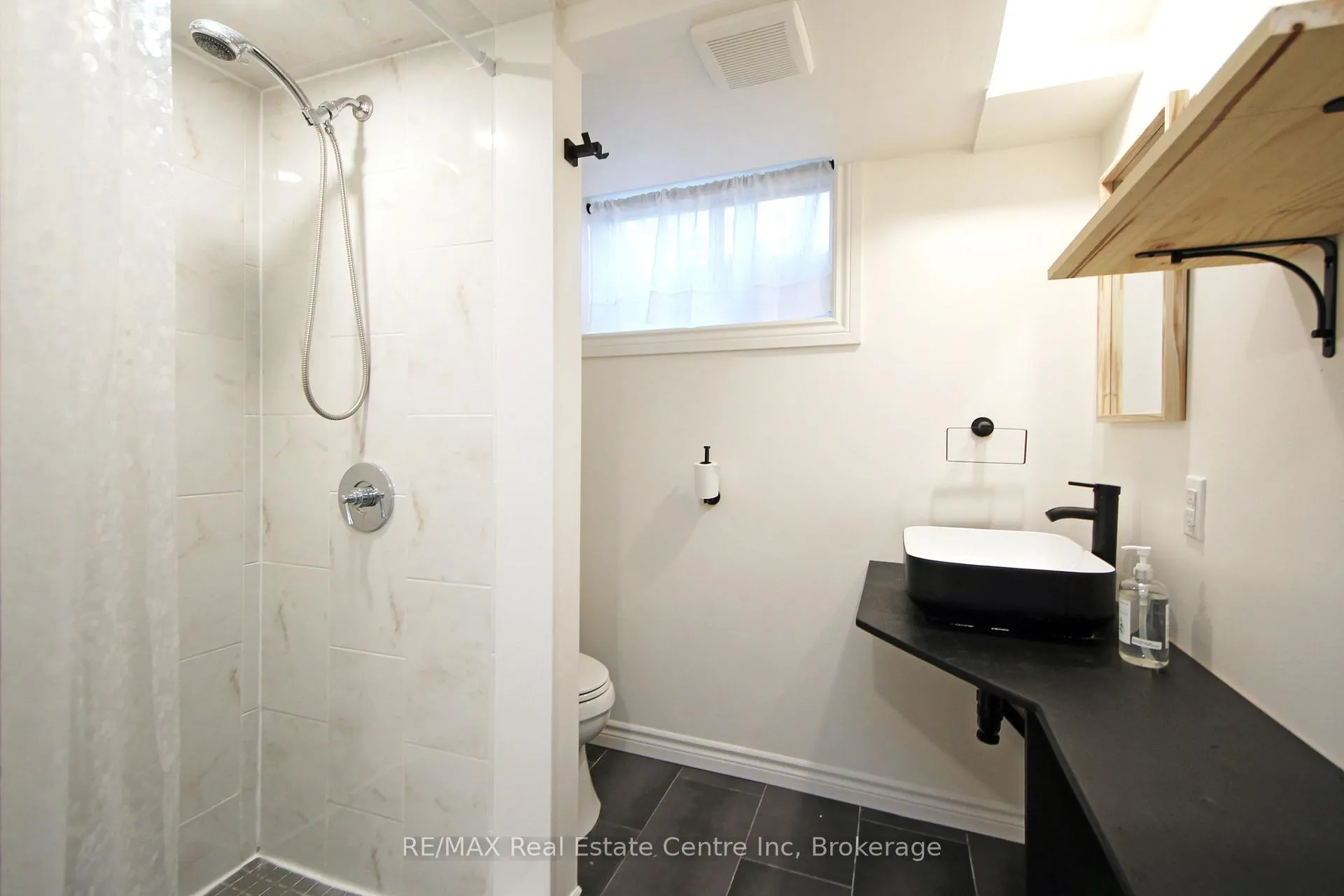 Photo 13 of Unit Basement Apt., 46 Talbot Street, Guelph, Dovercliffe Park/Old University — HOMEH