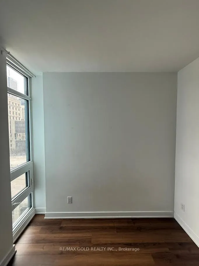 Photo 4 of Unit 904, 210 Simcoe Street, Toronto, Kensington-Chinatown — HOMEH