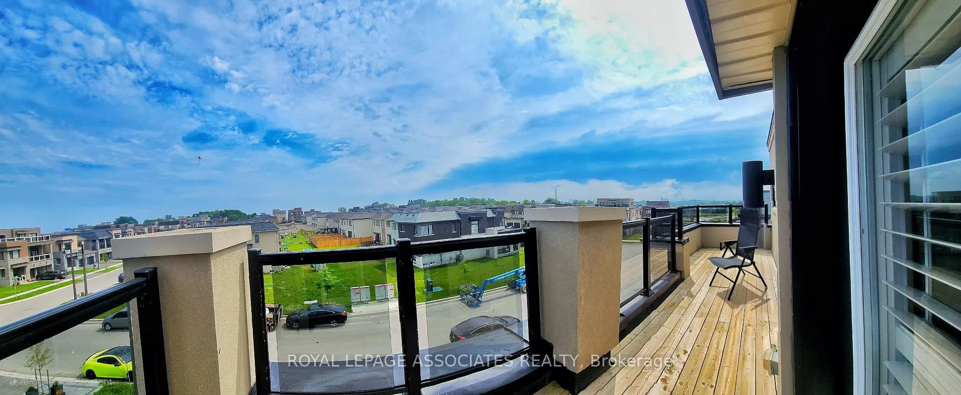 Photo 9 of 155 Yacht Drive, Clarington, Bowmanville — HOMEH