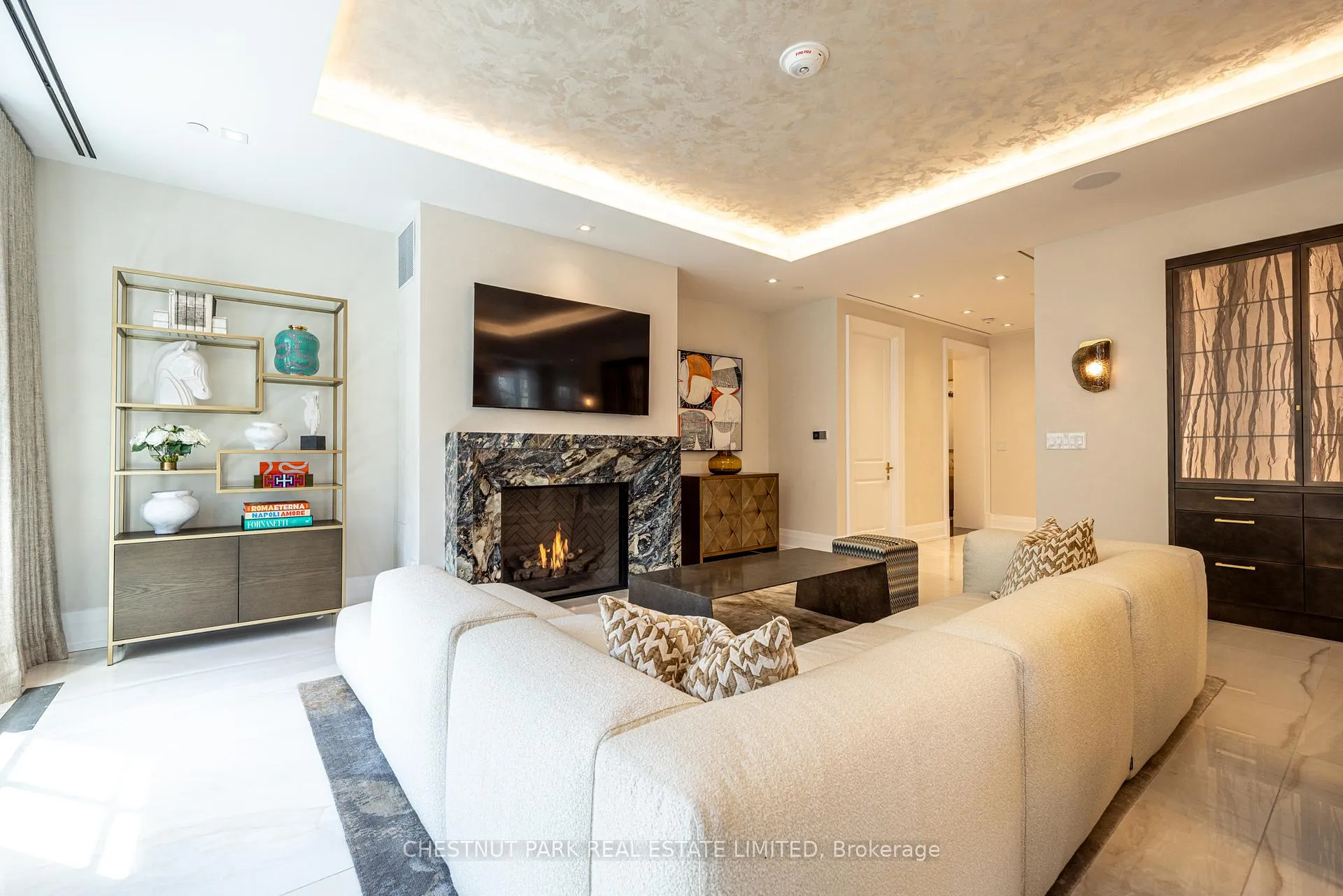 Photo 5 of Unit 302, 77 Clarendon Avenue, Toronto, Casa Loma — HOMEH