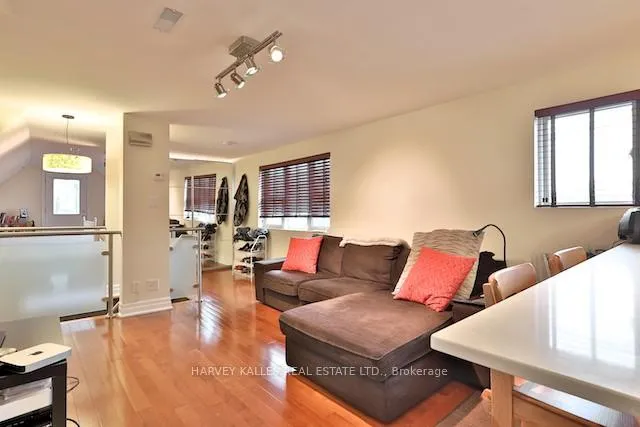 Photo 4 of Unit 3, 202 Lippincot Street, Toronto, University — HOMEH
