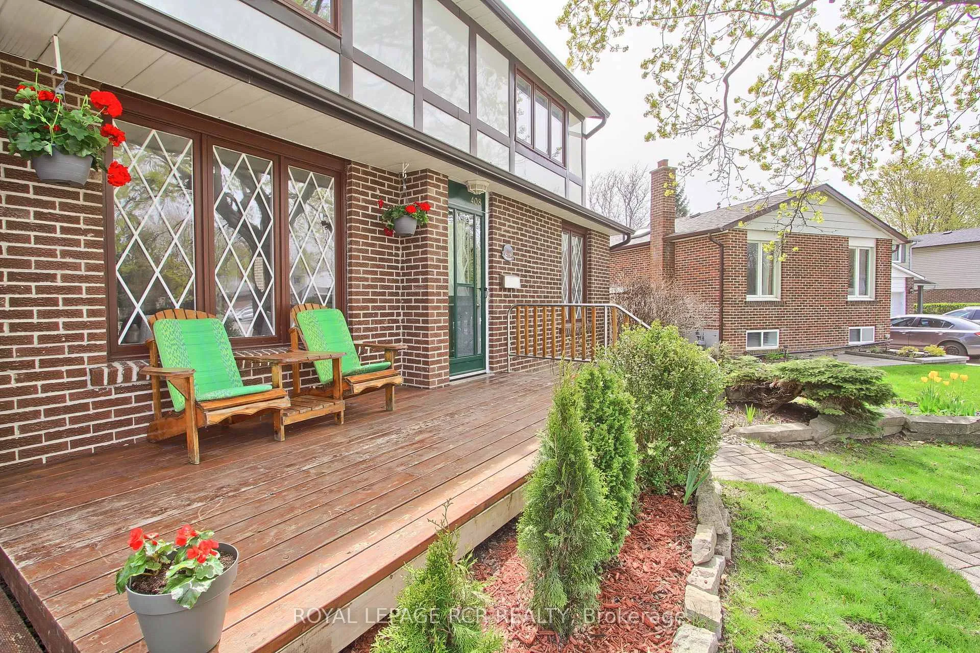 Photo 5 of 408 Handley Crescent, Newmarket, Central Newmarket — HOMEH
