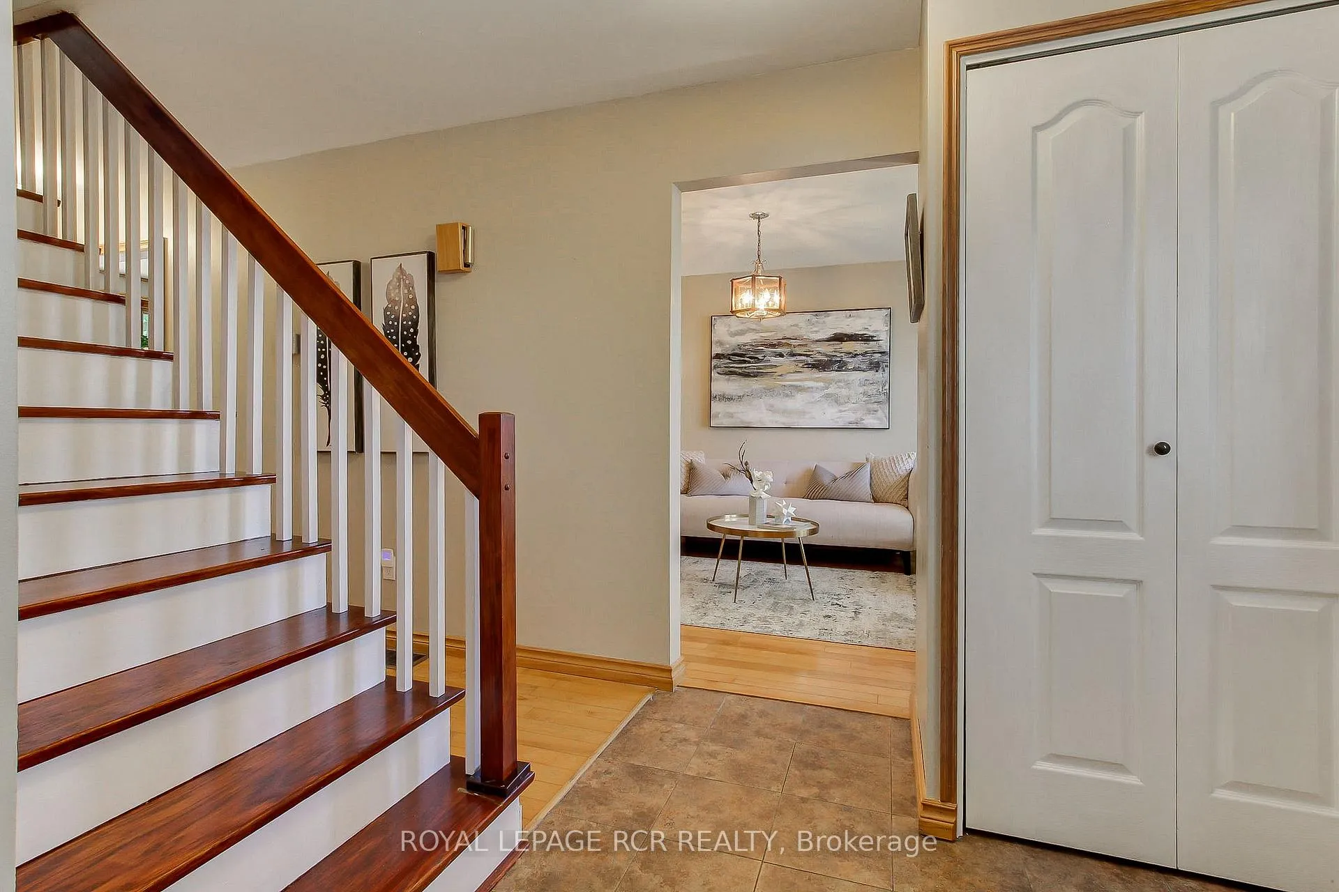 Photo 8 of 408 Handley Crescent, Newmarket, Central Newmarket — HOMEH