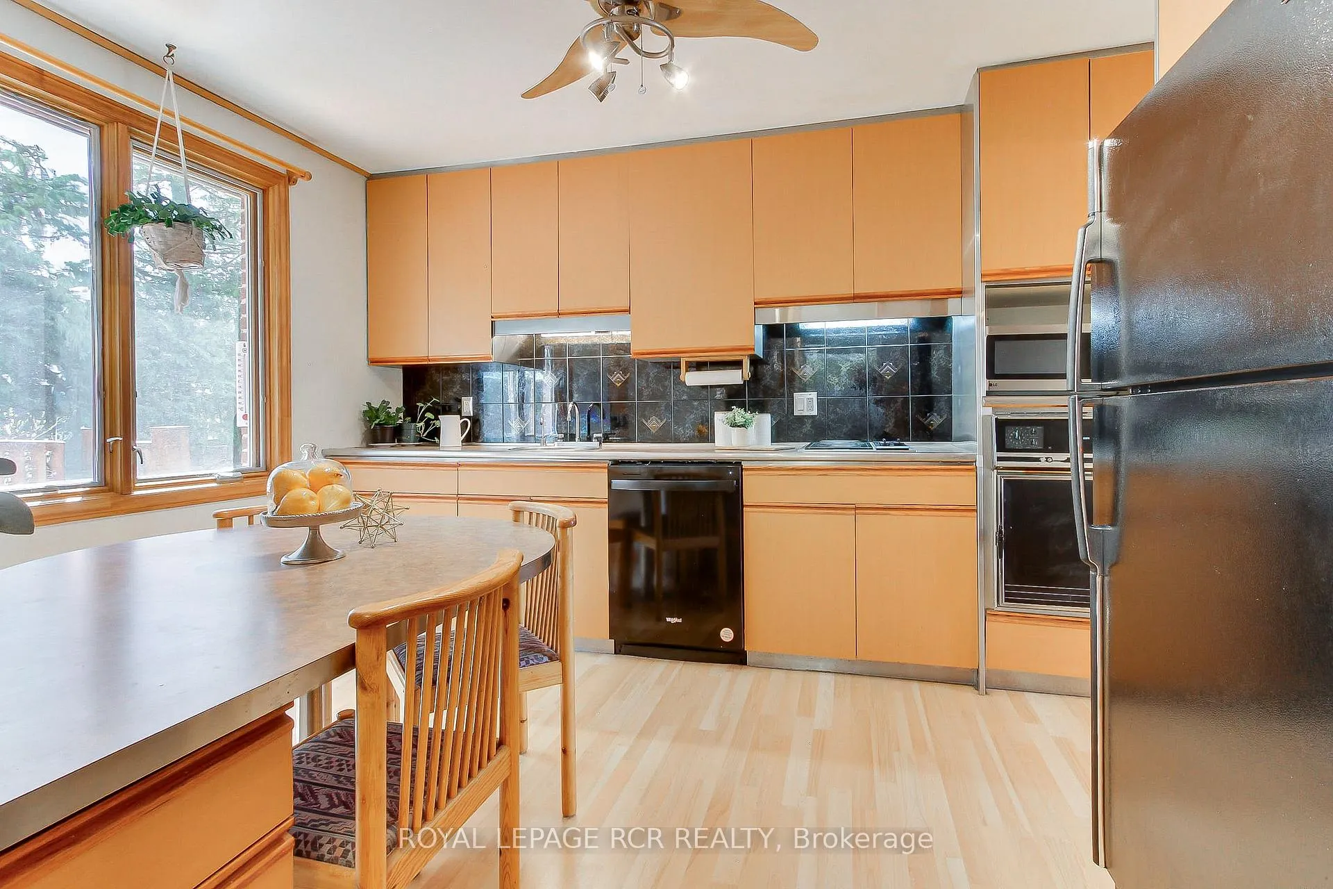Photo 18 of 408 Handley Crescent, Newmarket, Central Newmarket — HOMEH