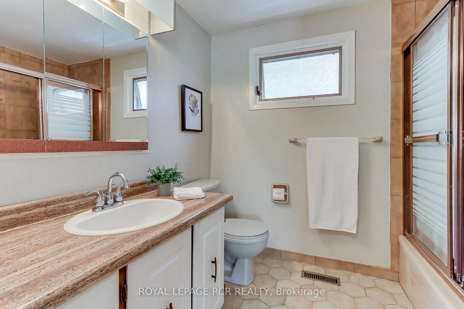 Photo 35 of 408 Handley Crescent, Newmarket, Central Newmarket — HOMEH