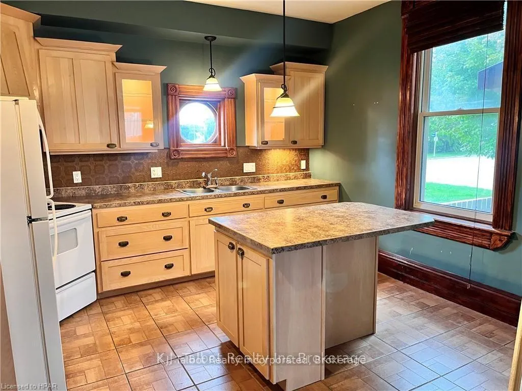 Photo 8 of Unit UNIT #1, 118 Toronto Street, Goderich, Goderich (Town) — HOMEH